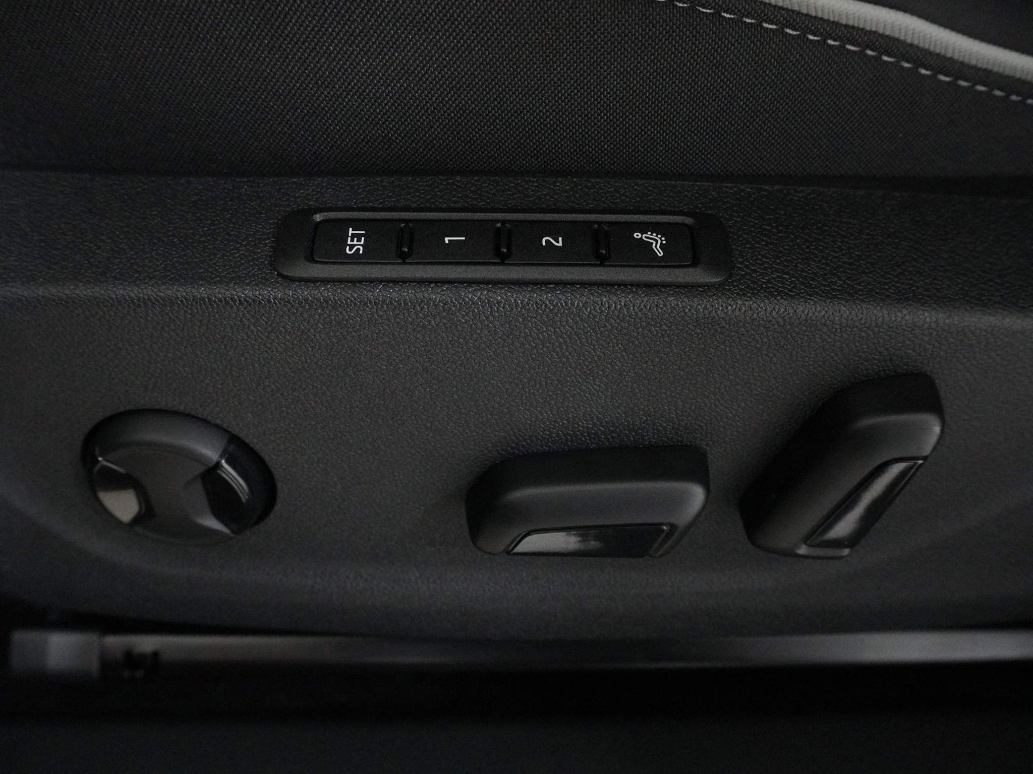 listing desktop thumbnail image 13