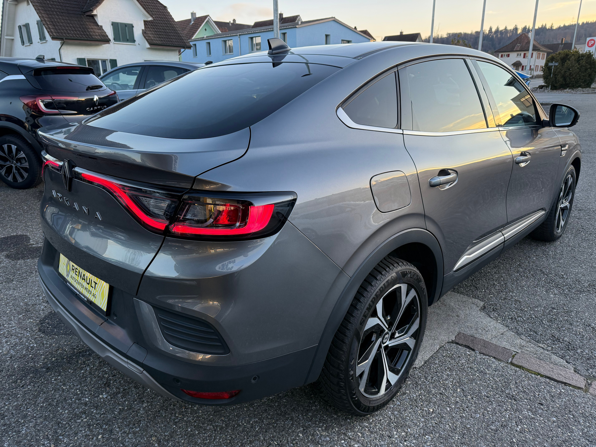 listing desktop thumbnail image 4