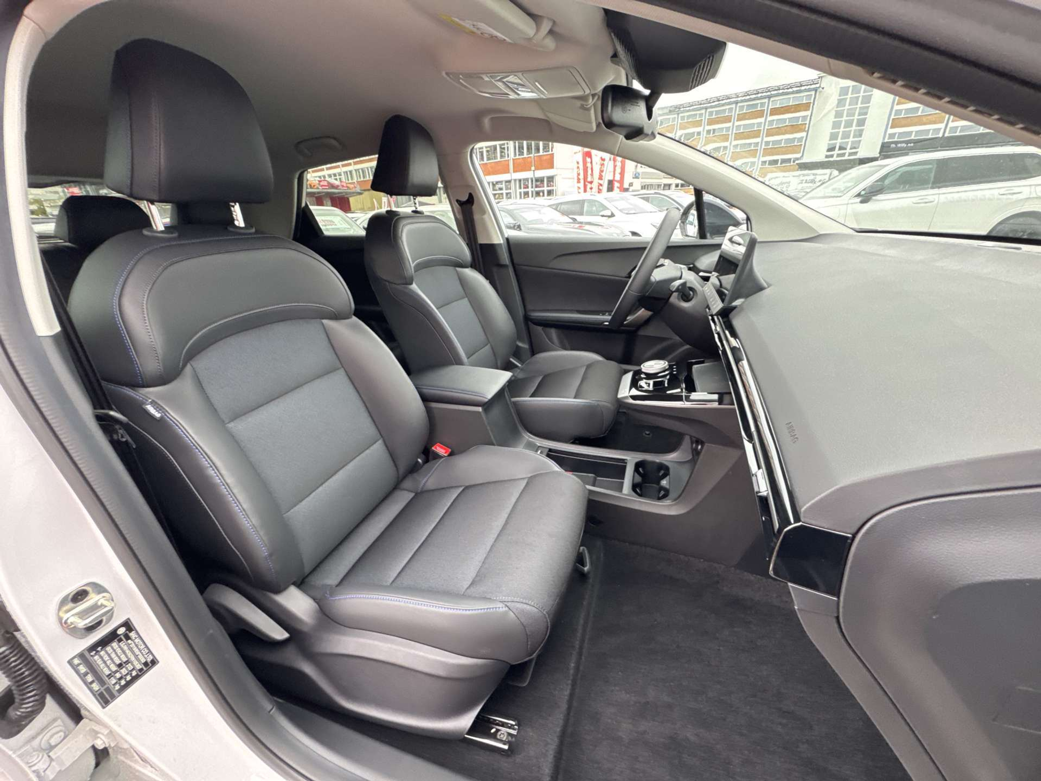 listing desktop thumbnail image 12