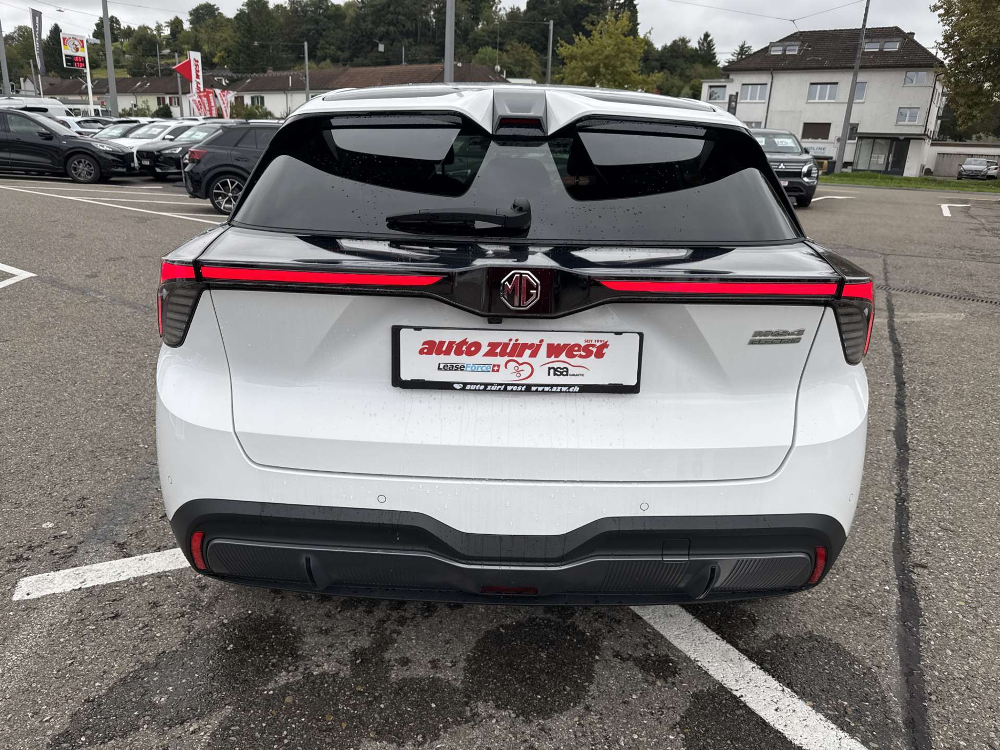 listing desktop thumbnail image 14