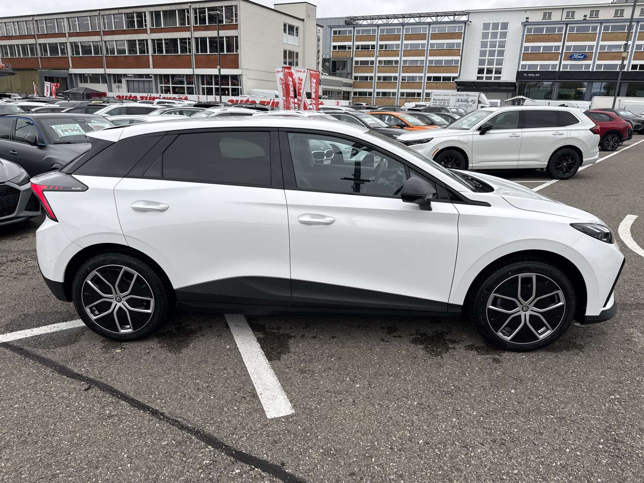 listing desktop thumbnail image 10