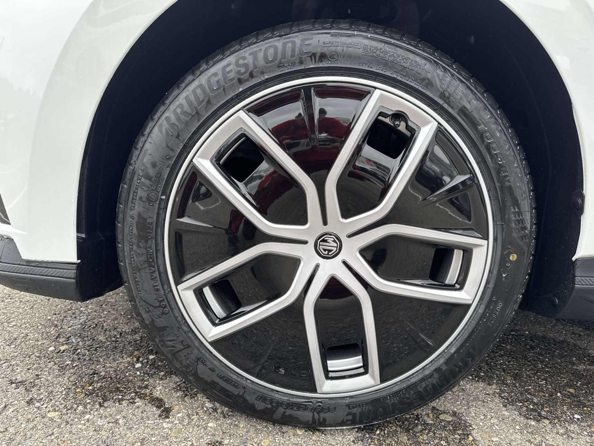 listing desktop thumbnail image 8