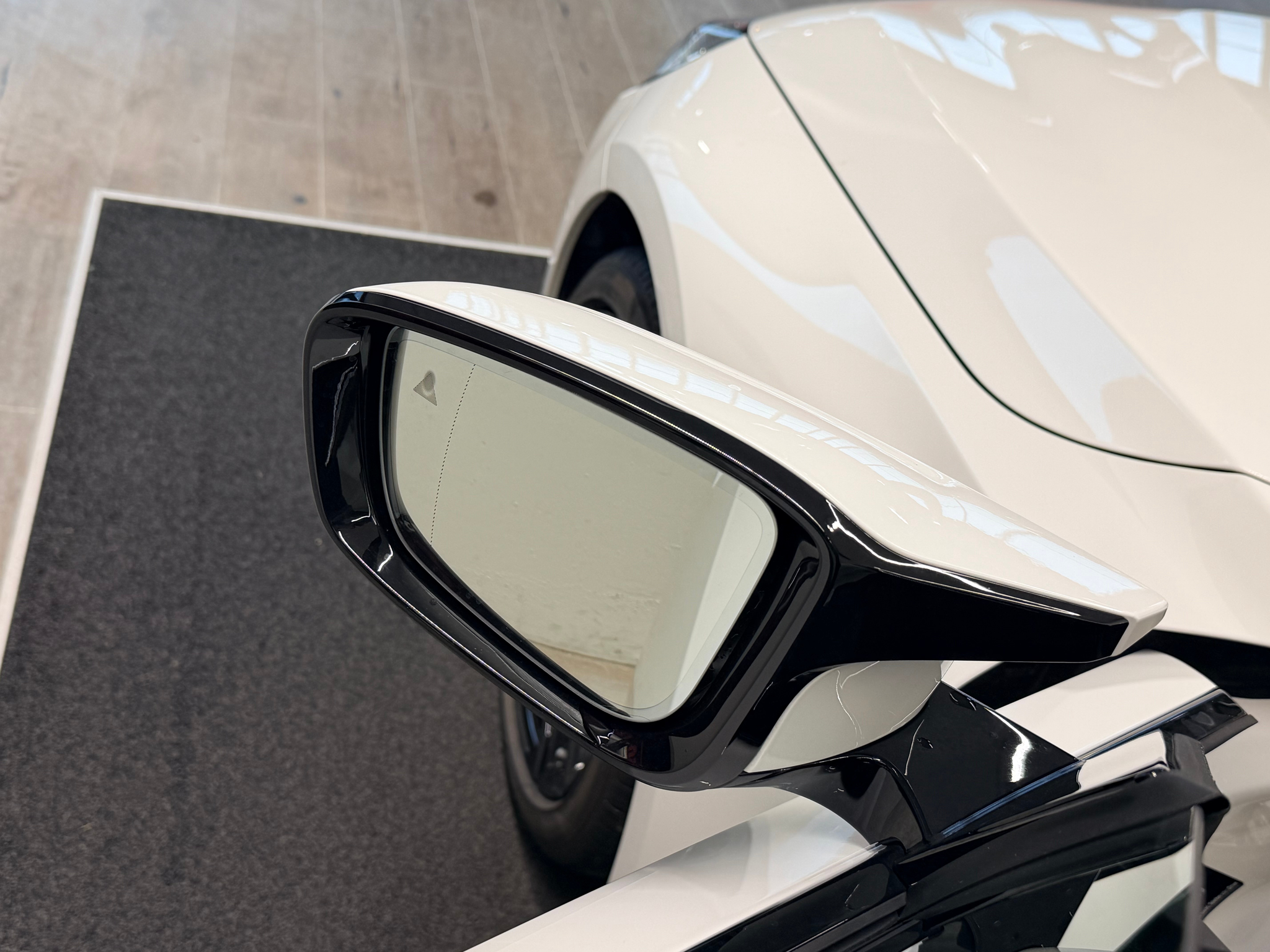 listing desktop thumbnail image 13