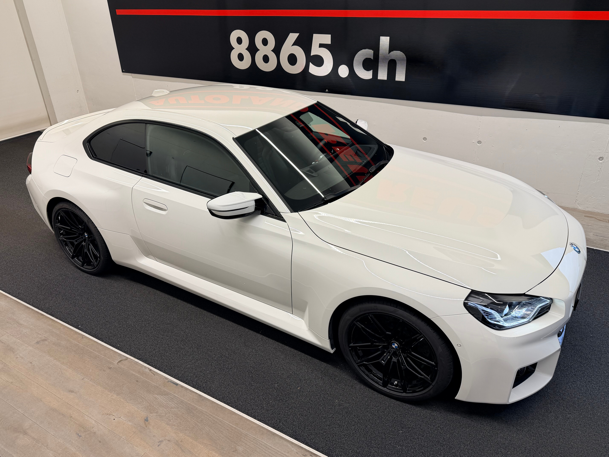 listing desktop thumbnail image 4