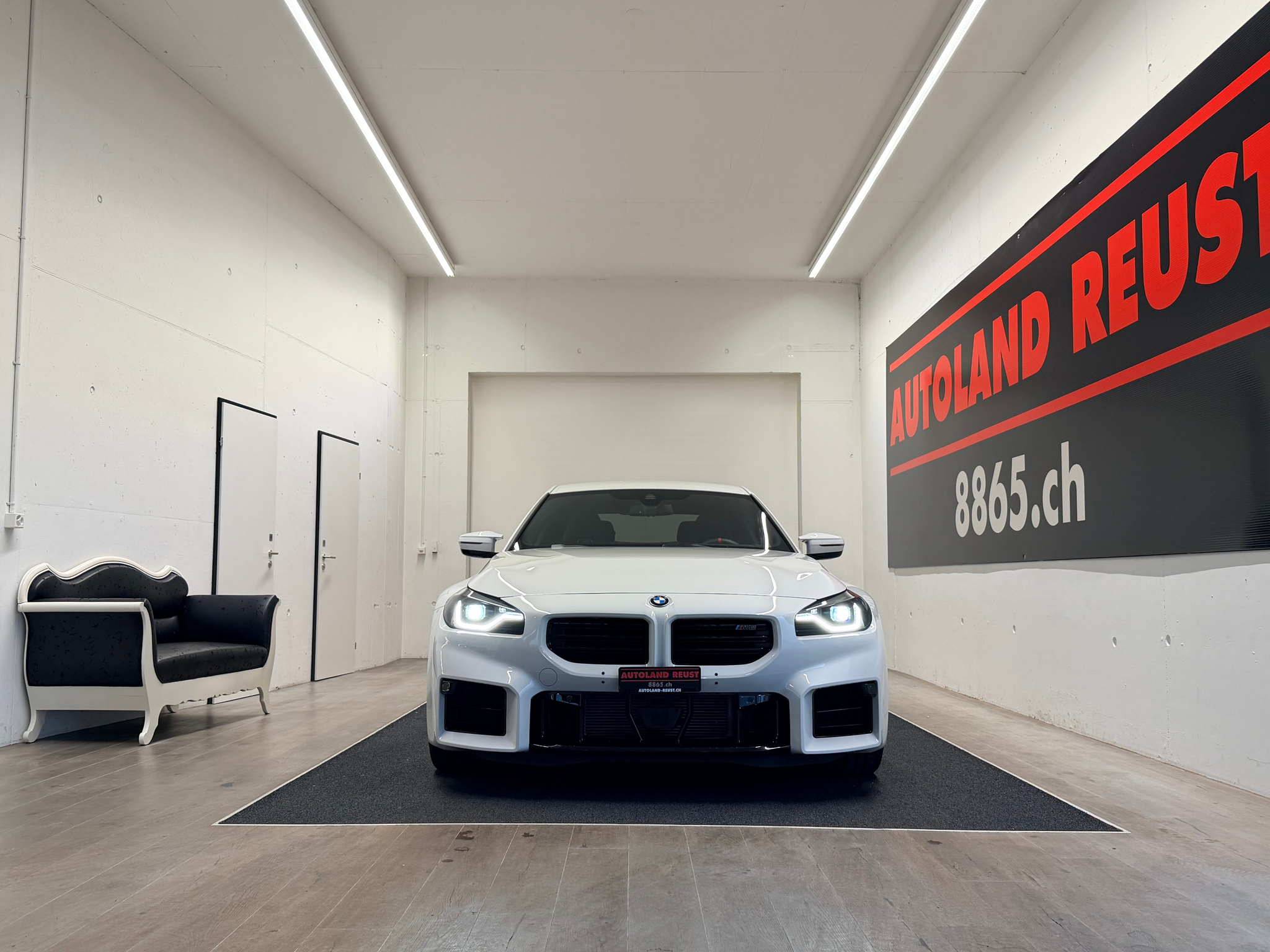 listing desktop thumbnail image 1