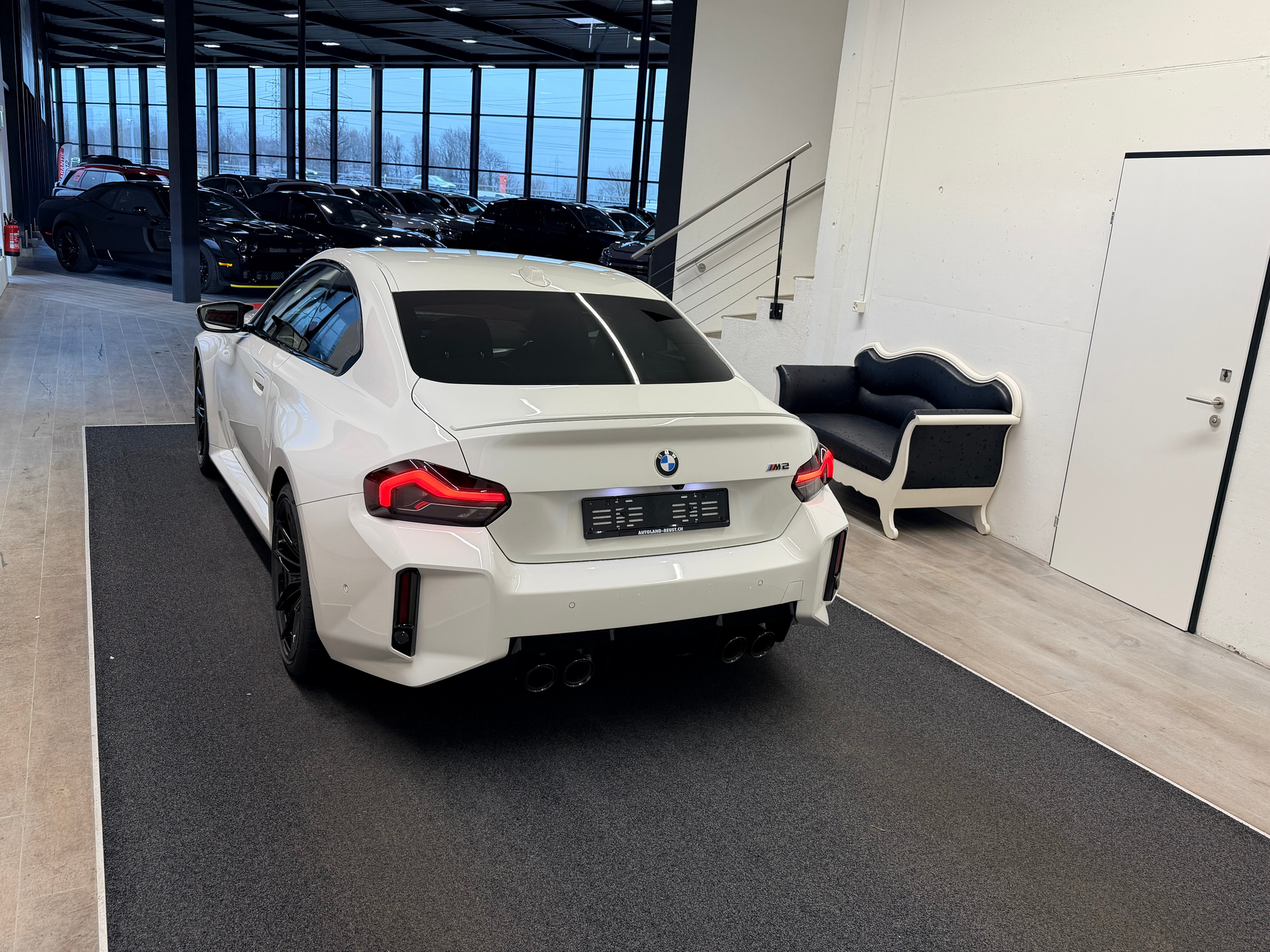 listing desktop thumbnail image 8