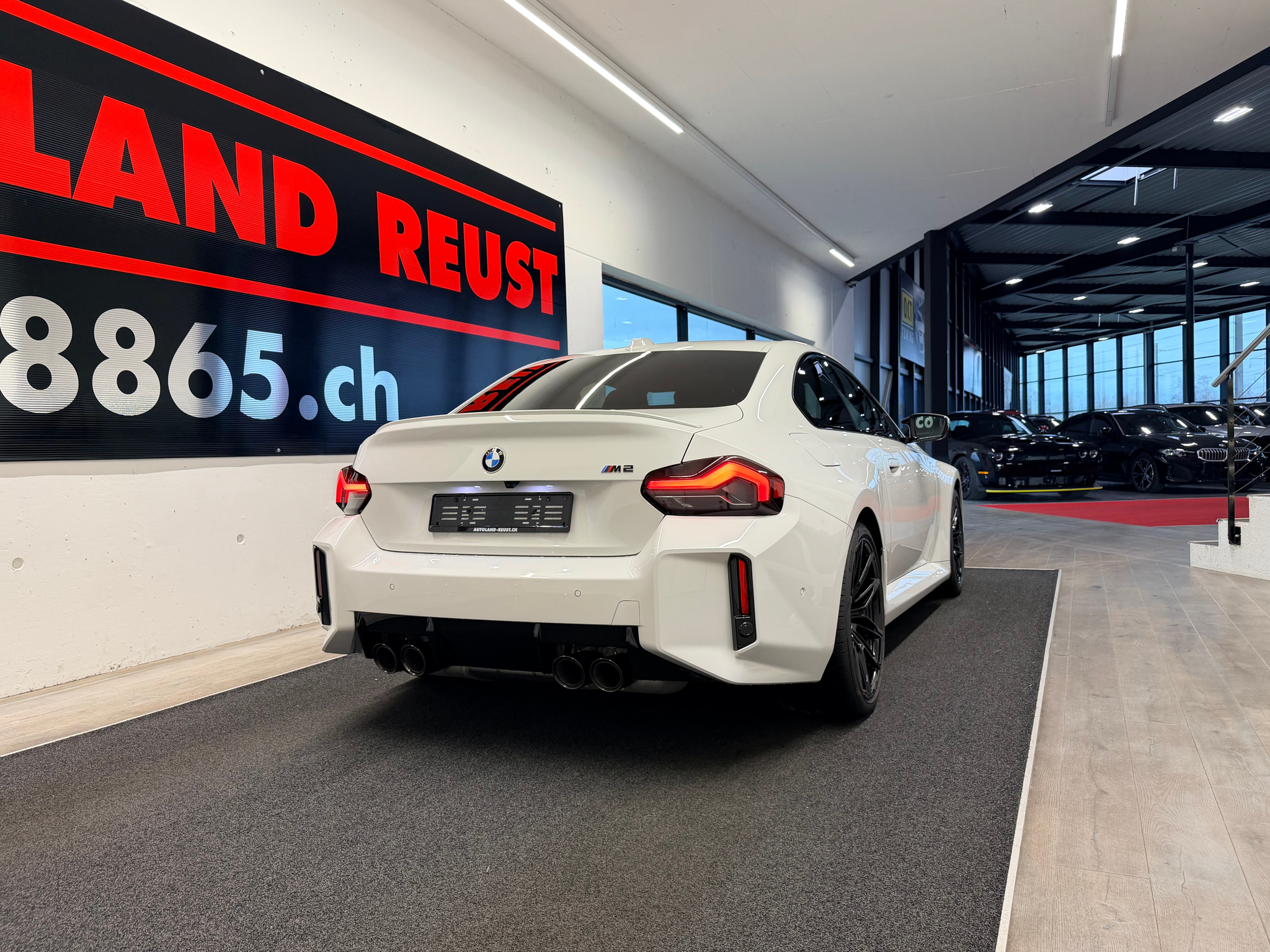 listing desktop thumbnail image 6