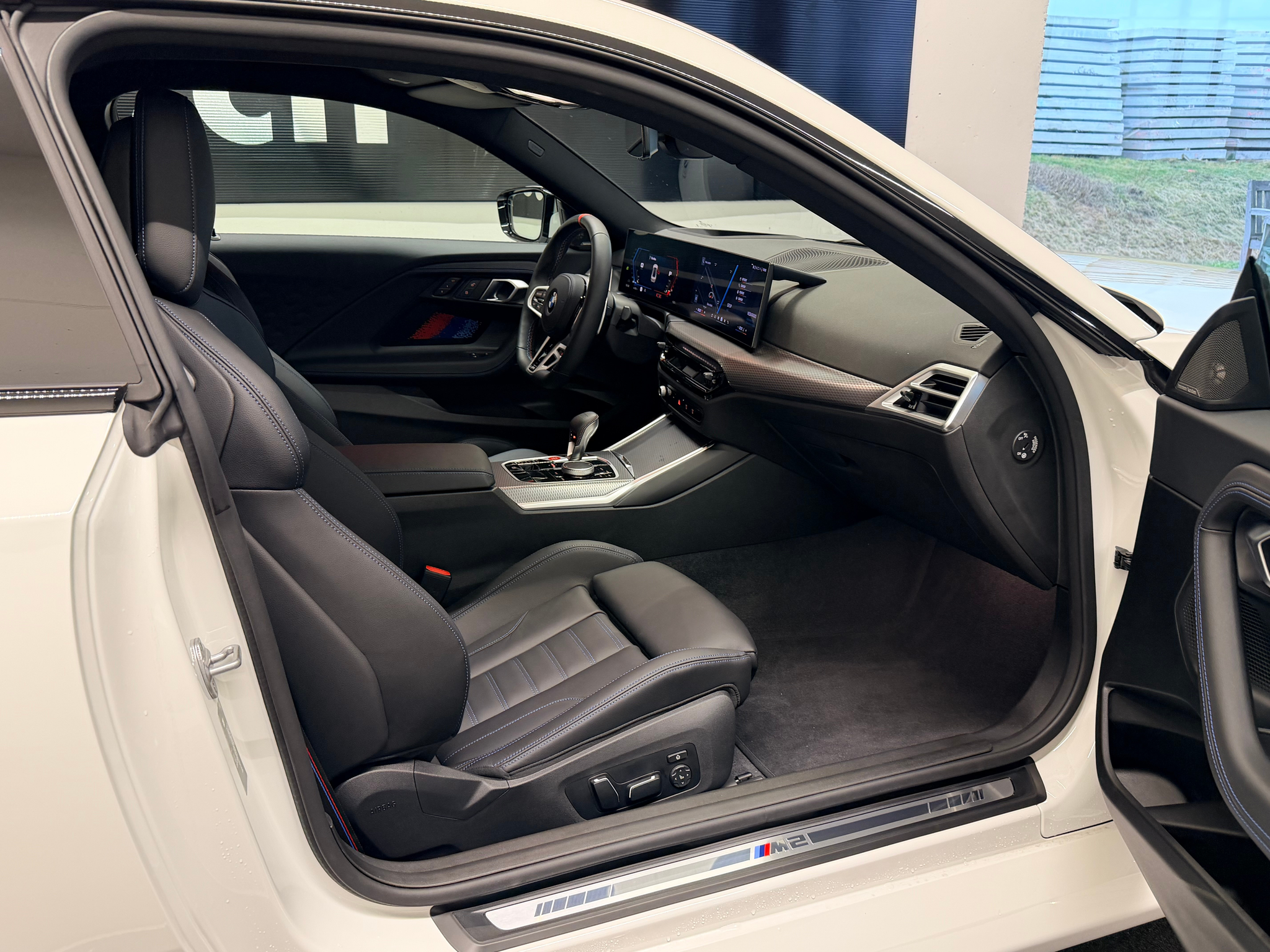 listing desktop thumbnail image 16