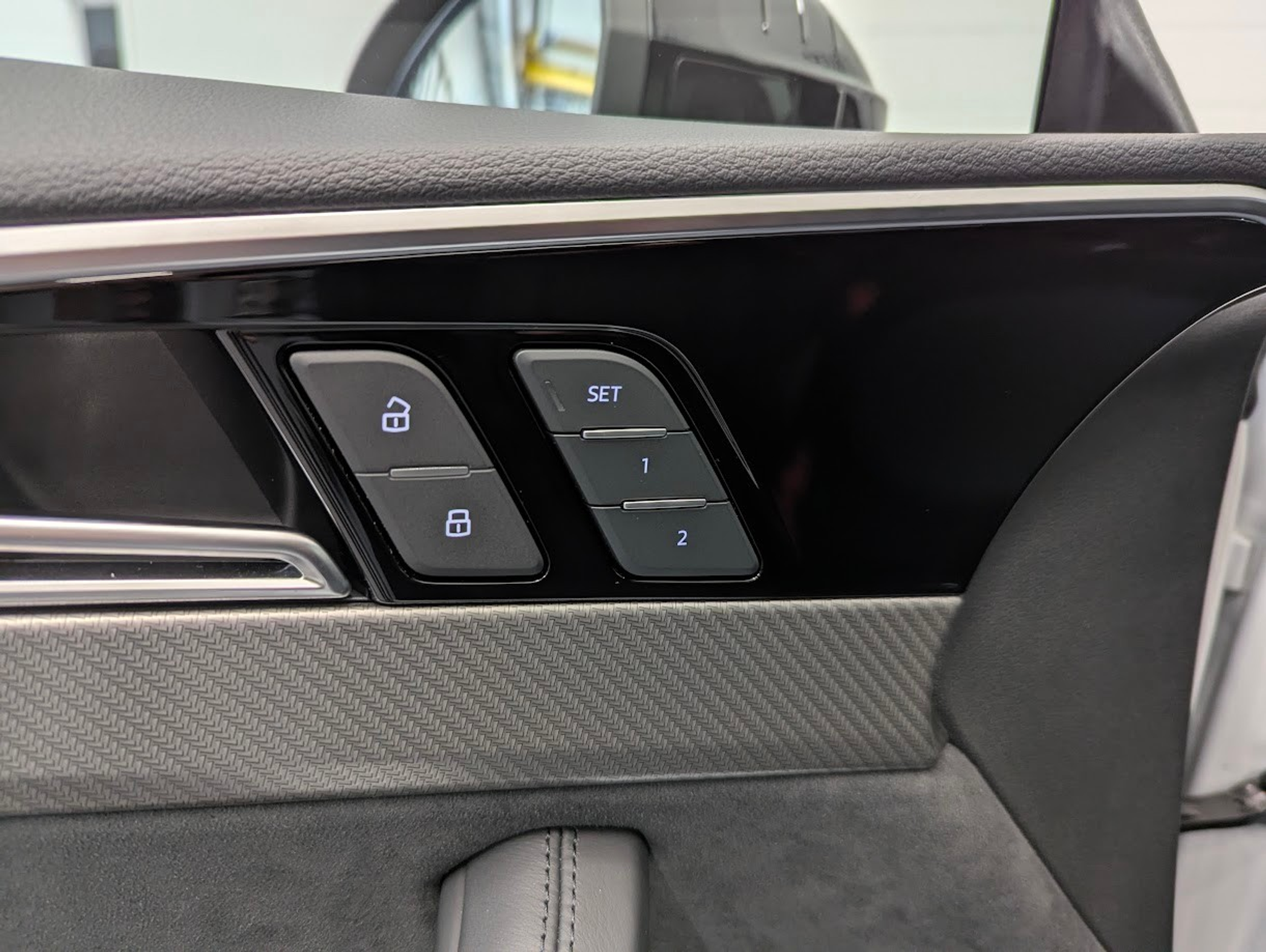 listing desktop thumbnail image 5