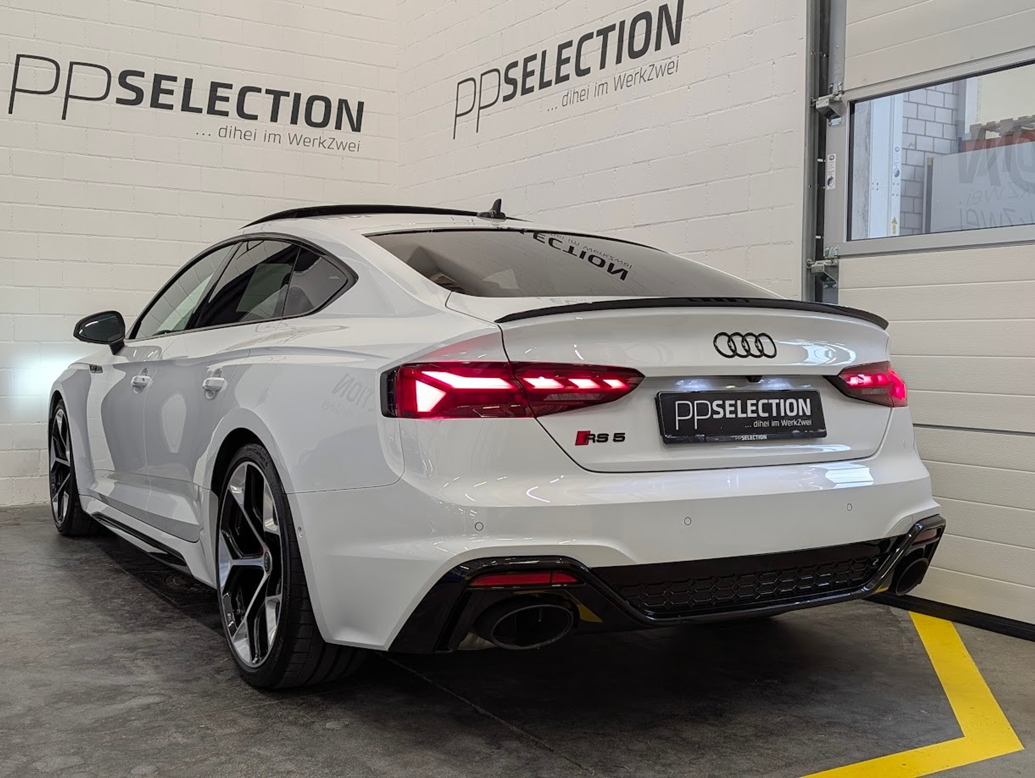 listing desktop thumbnail image 31