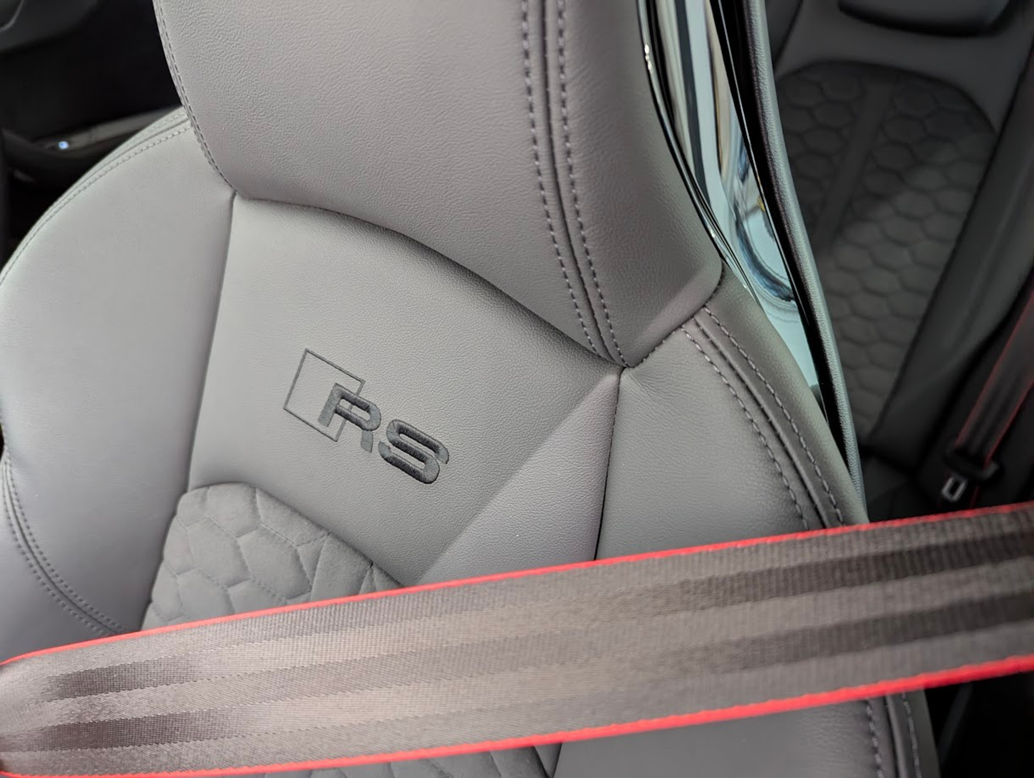 listing desktop thumbnail image 7