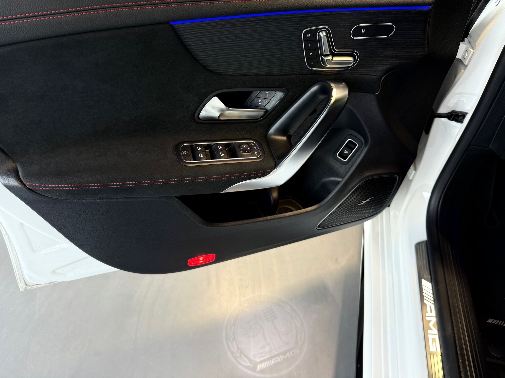 listing desktop thumbnail image 8