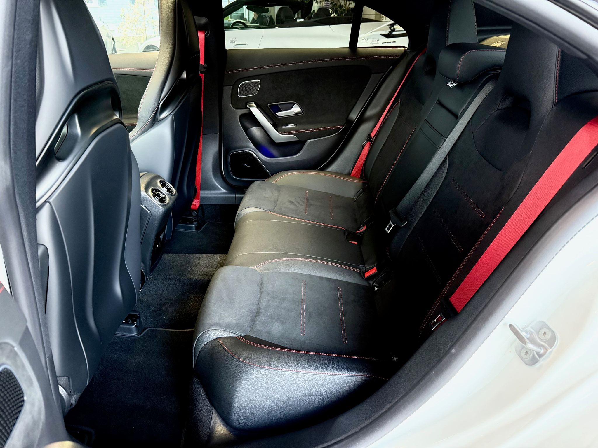 listing desktop thumbnail image 12