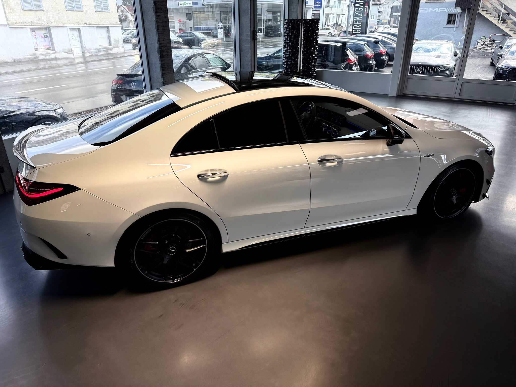 listing desktop thumbnail image 4