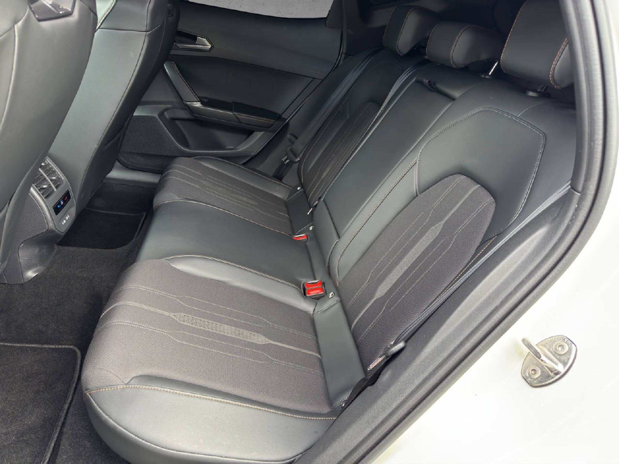 listing desktop thumbnail image 12