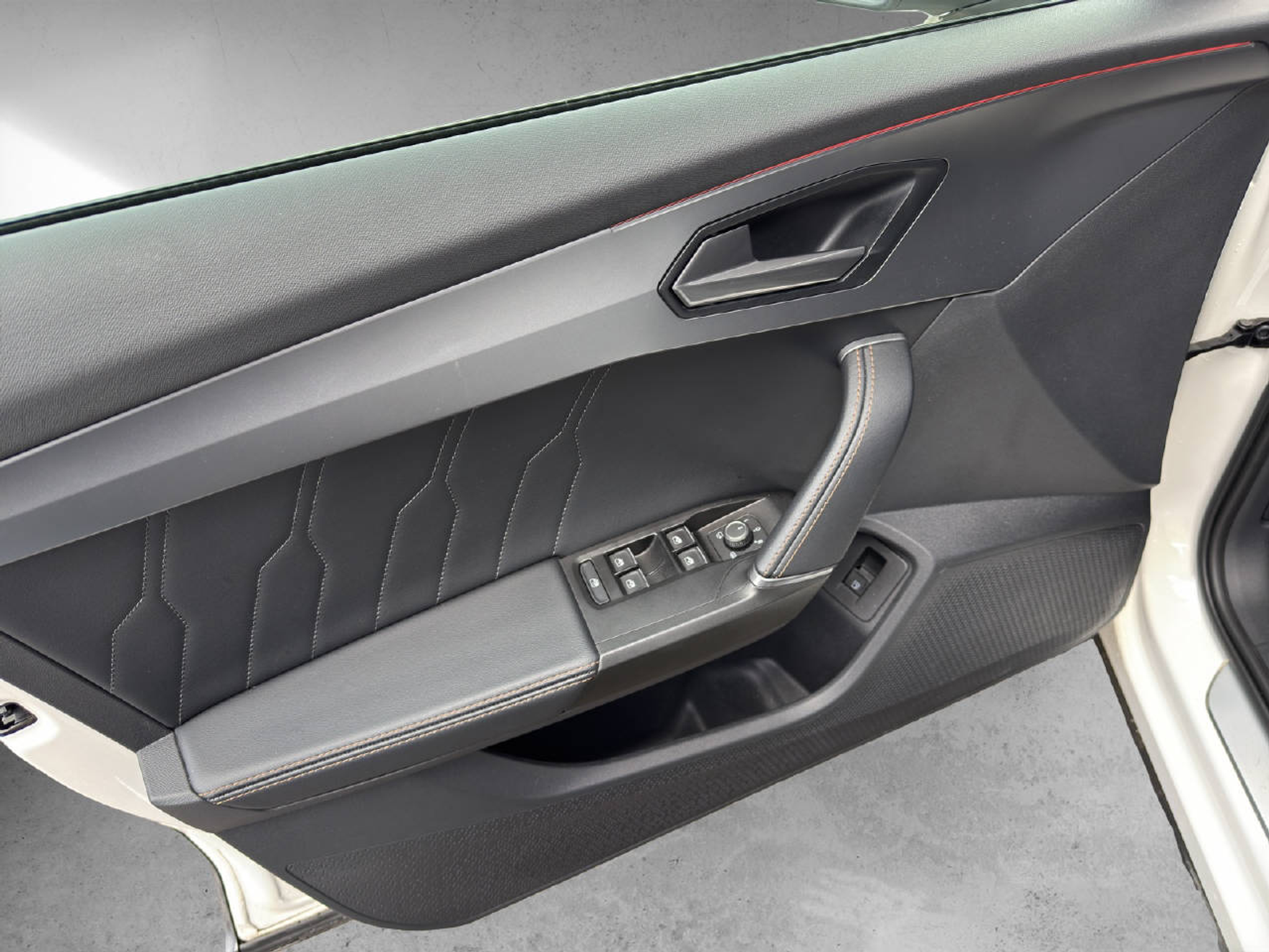 listing desktop thumbnail image 10