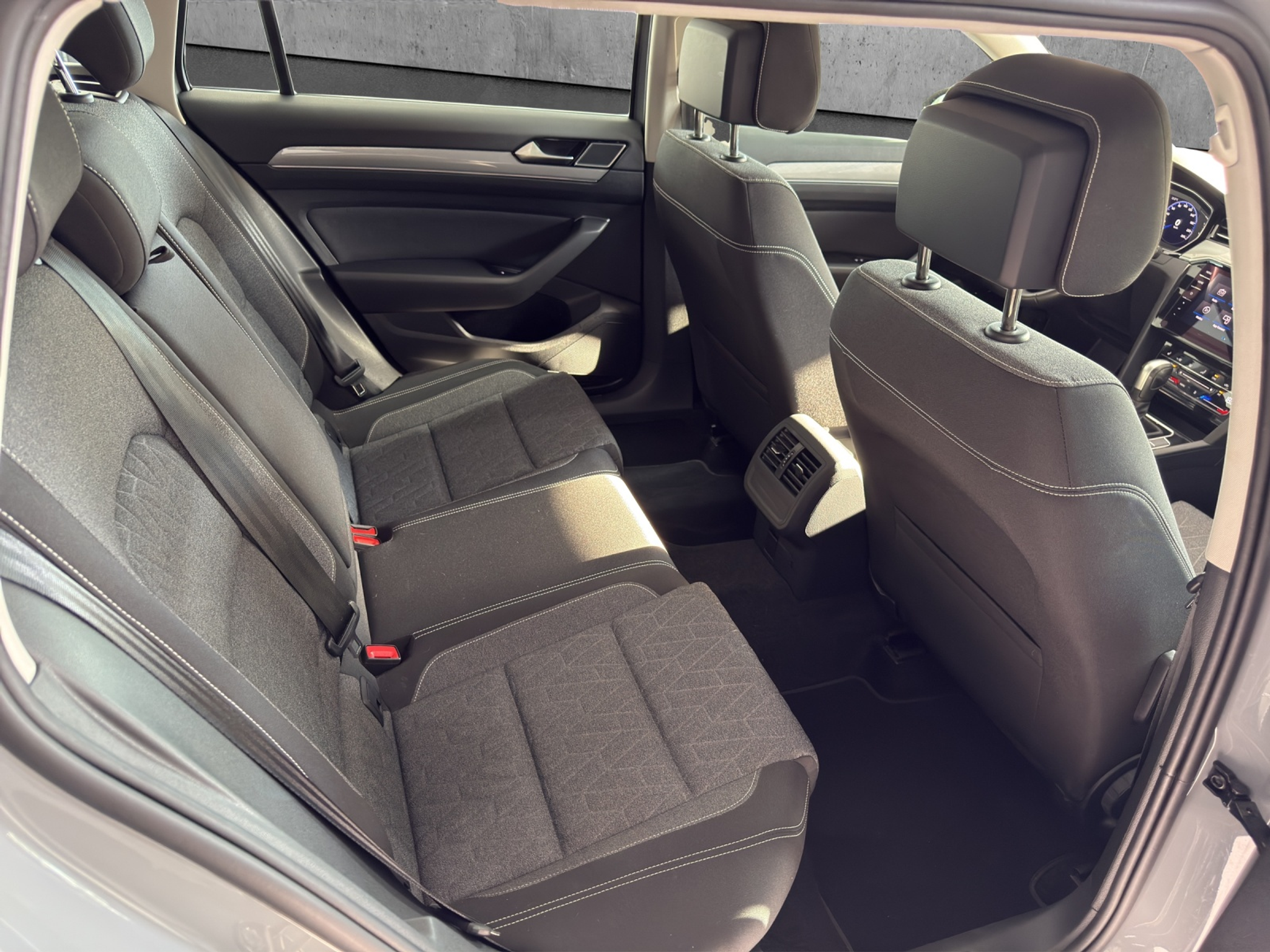 listing desktop thumbnail image 9