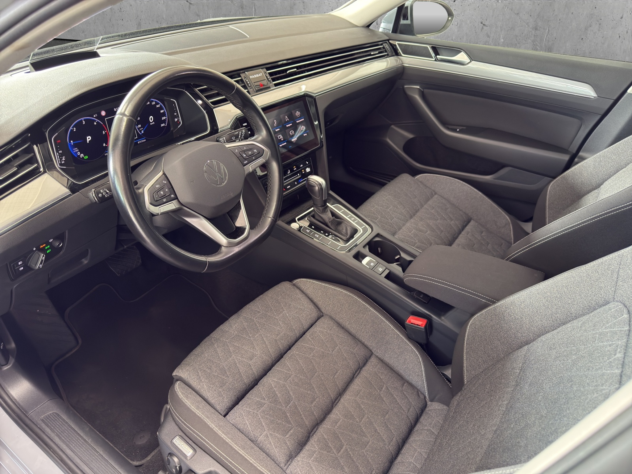 listing desktop thumbnail image 4