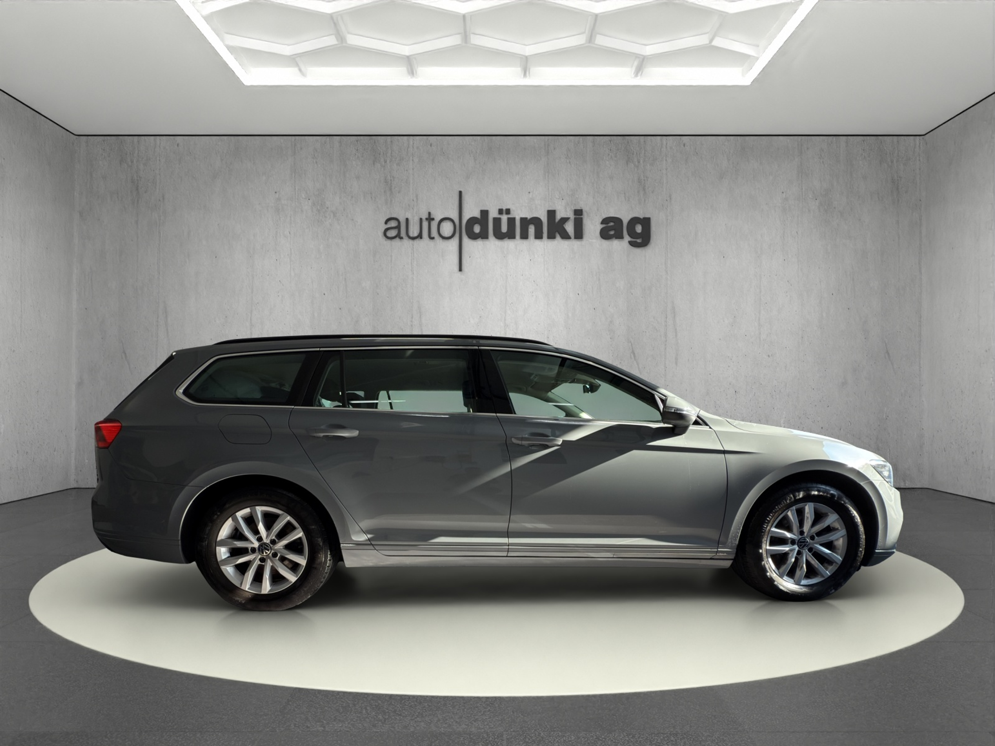 listing desktop thumbnail image 3