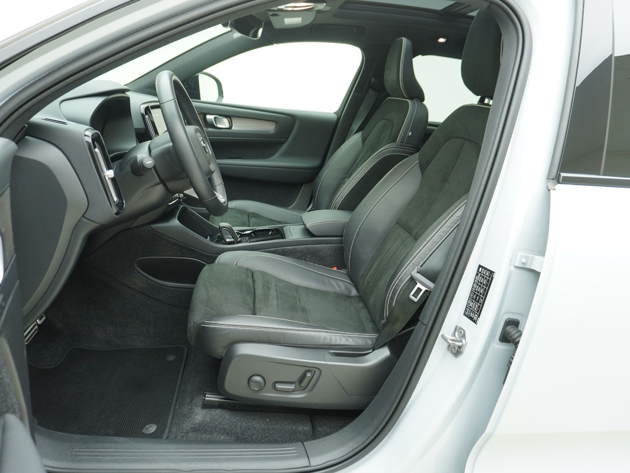 listing desktop thumbnail image 9