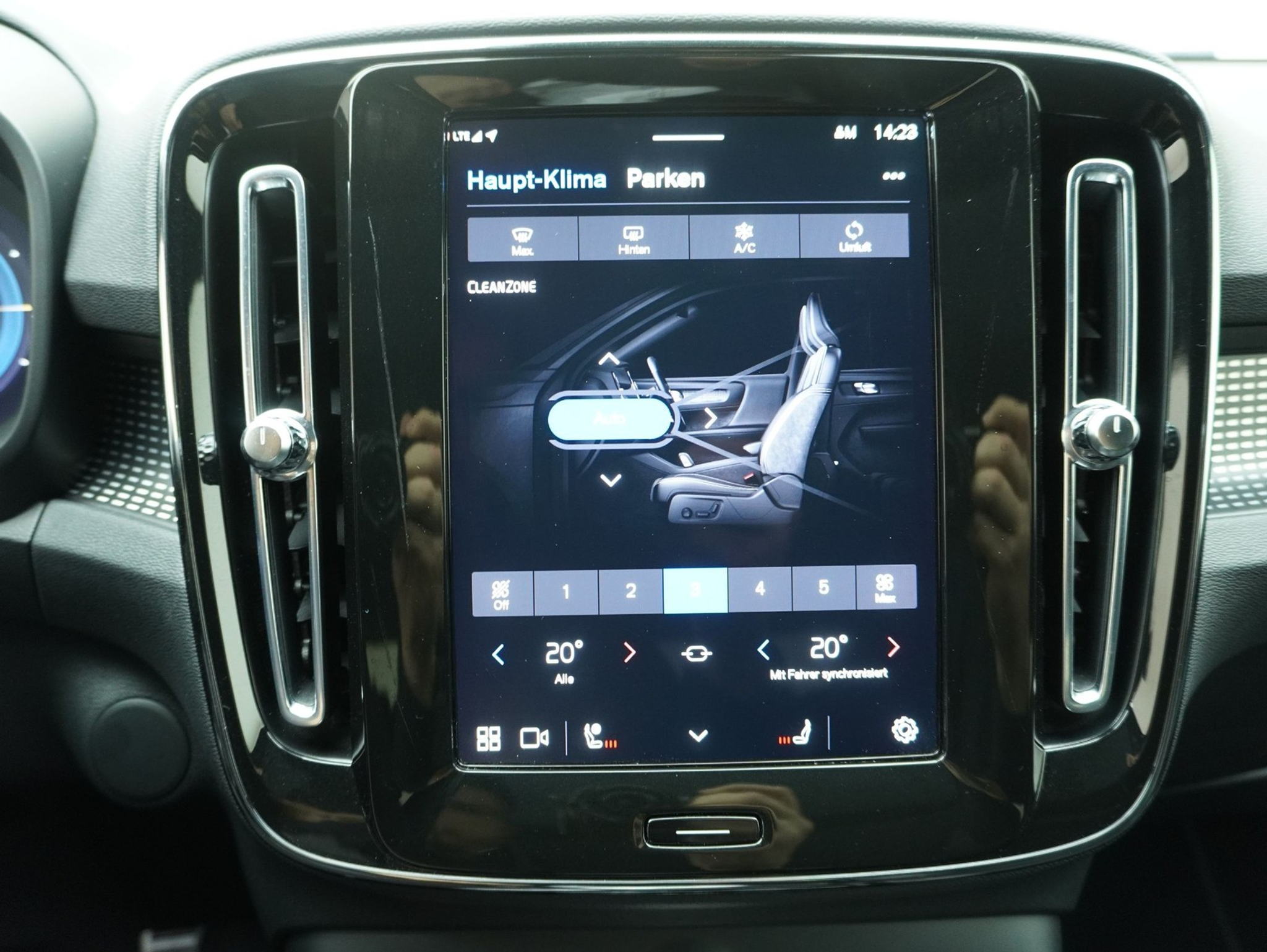 listing desktop thumbnail image 18