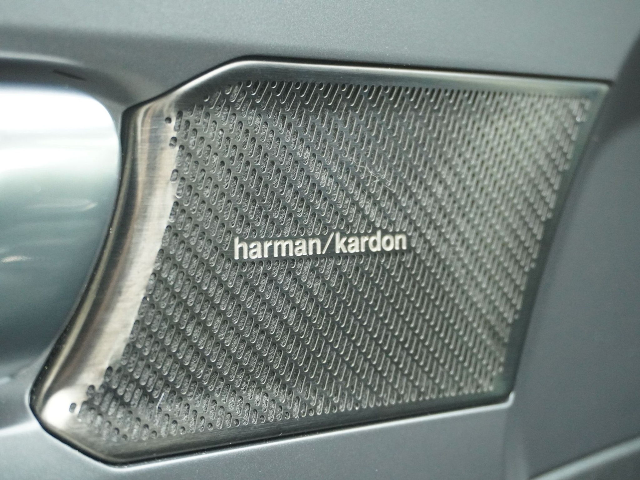 listing desktop thumbnail image 15