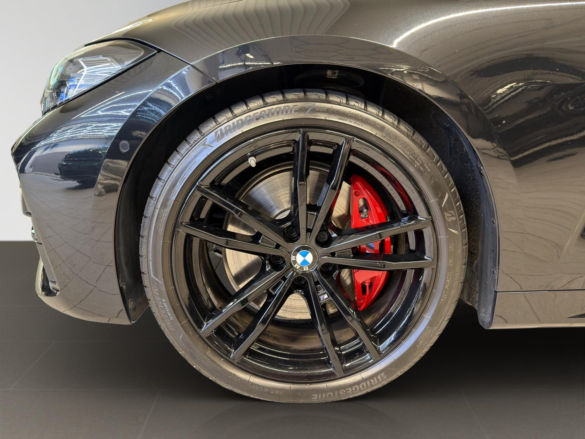 listing desktop thumbnail image 16