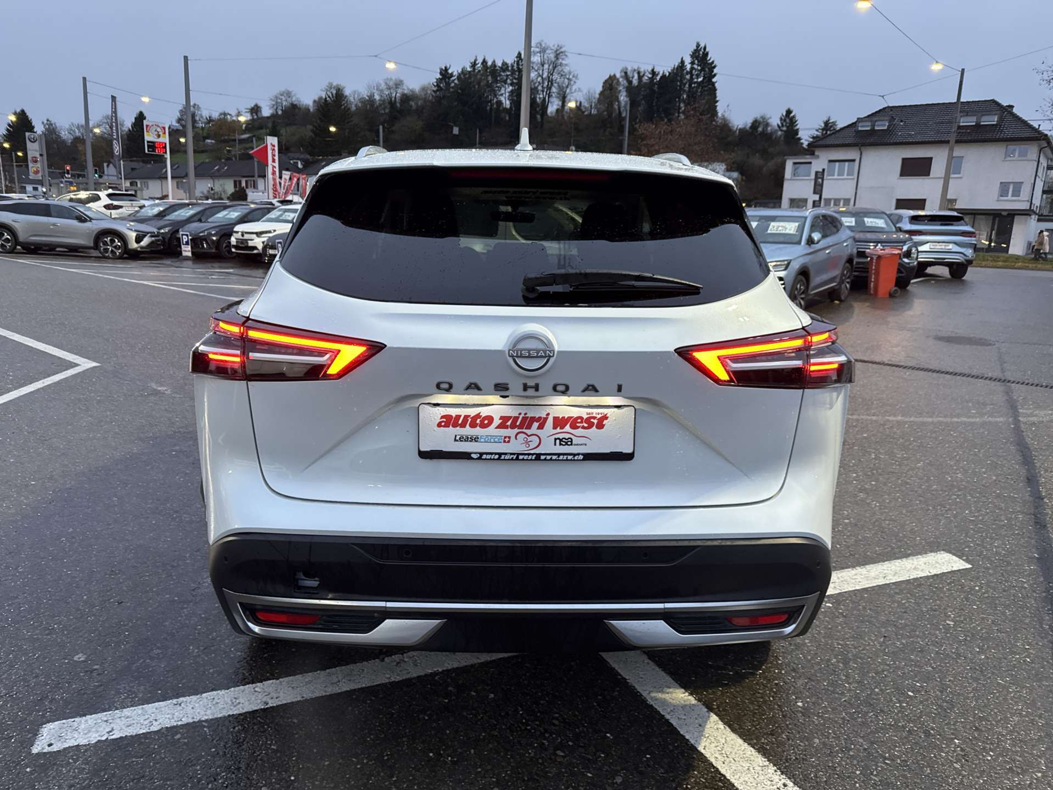 listing desktop thumbnail image 14