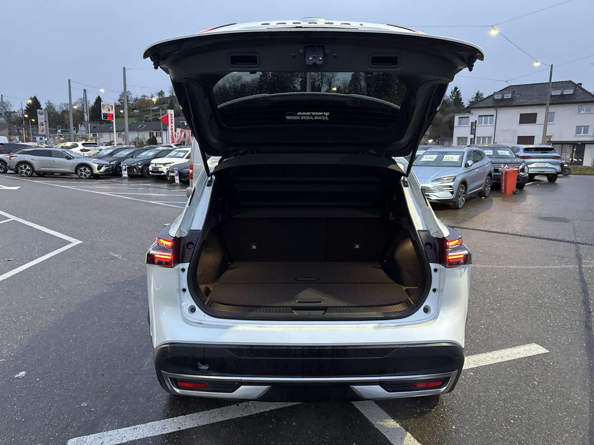 listing desktop thumbnail image 7