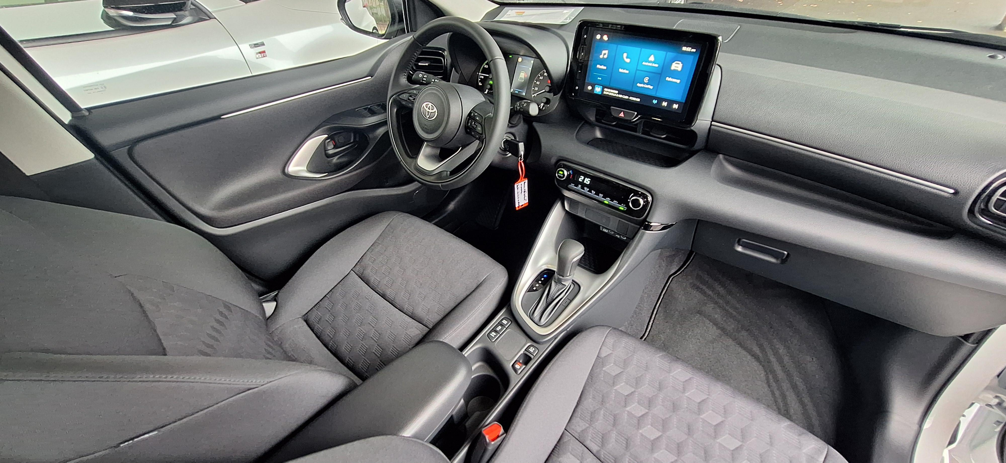 listing desktop thumbnail image 5