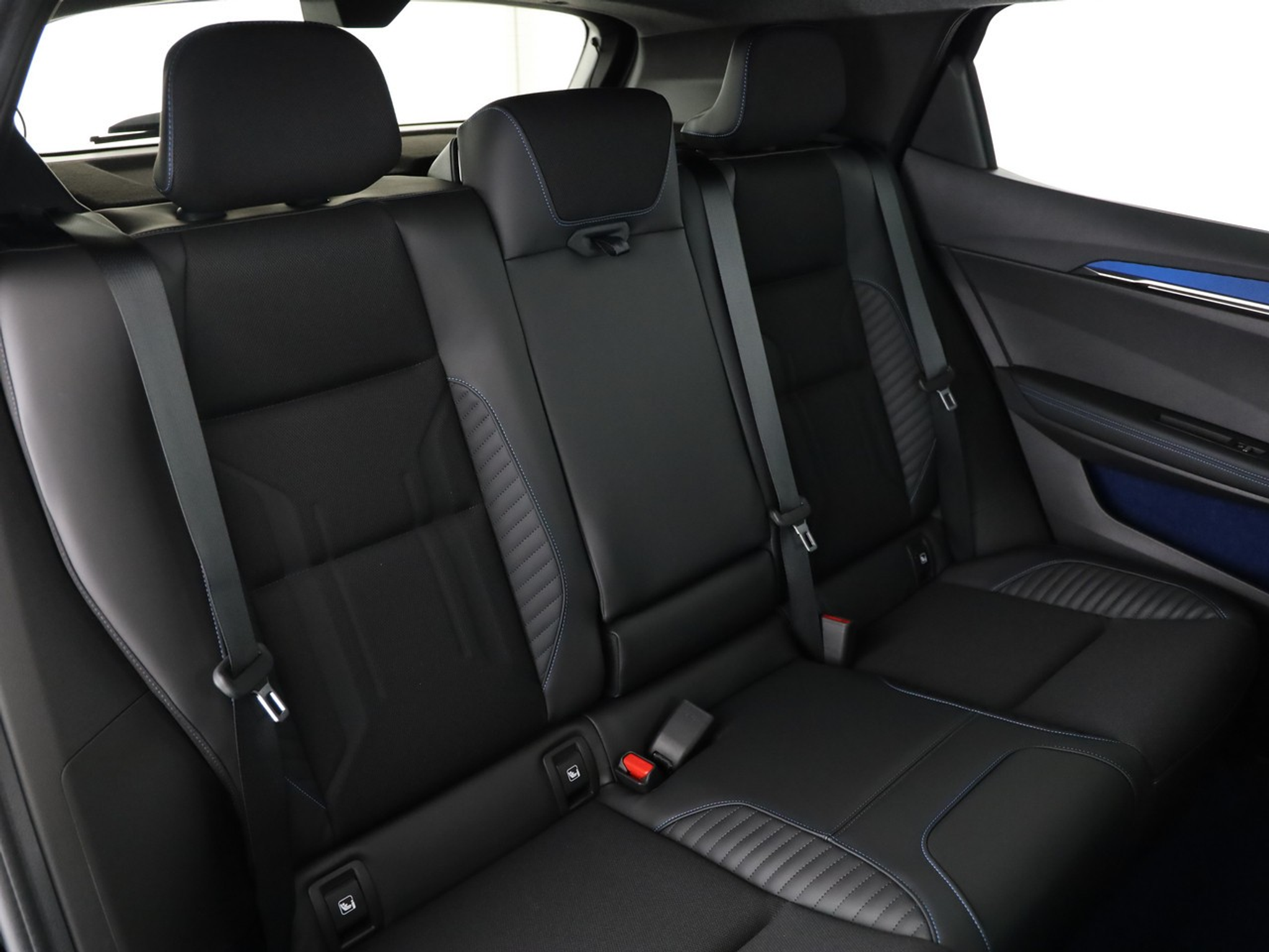 listing desktop thumbnail image 7