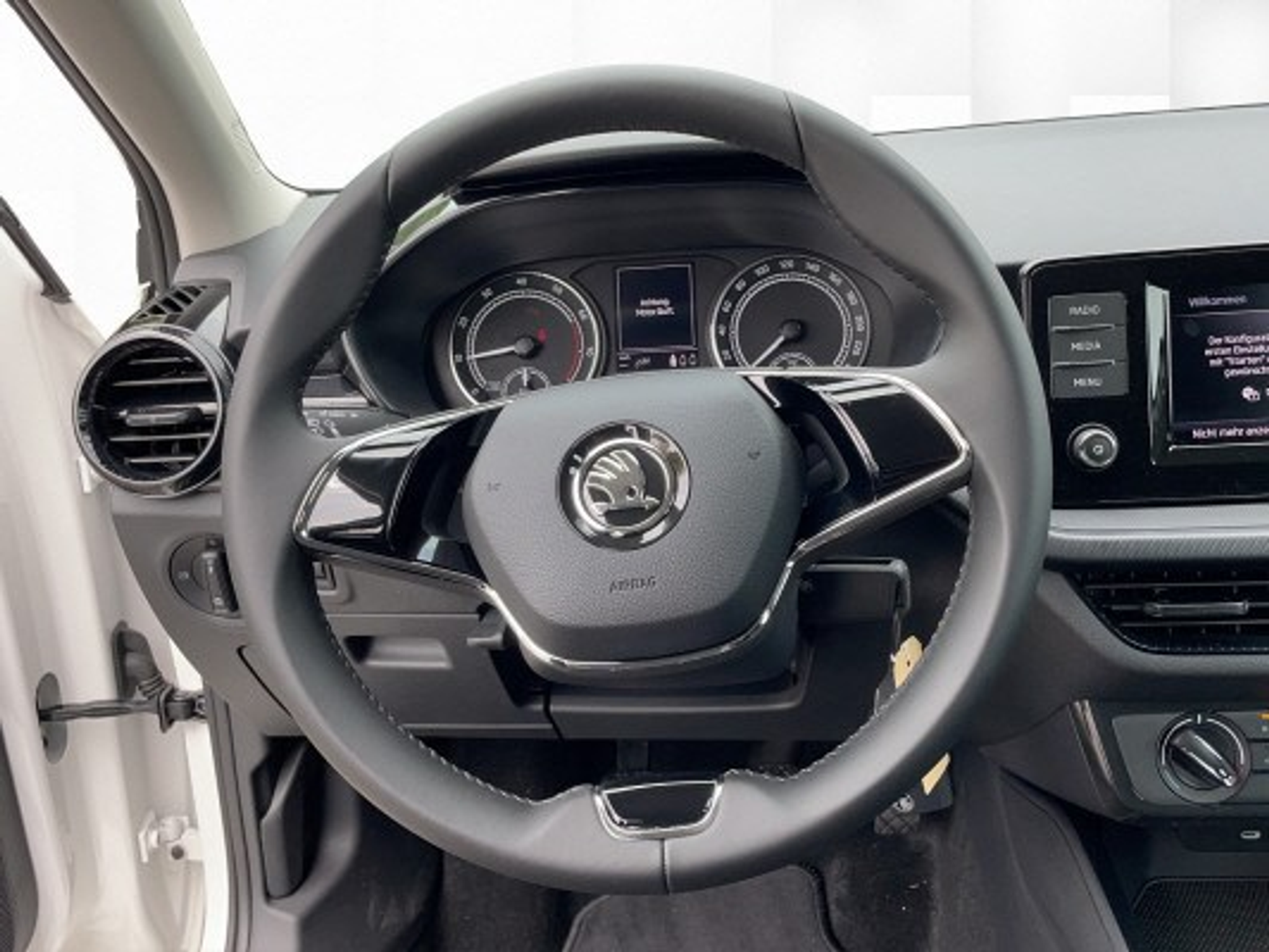 listing desktop thumbnail image 9