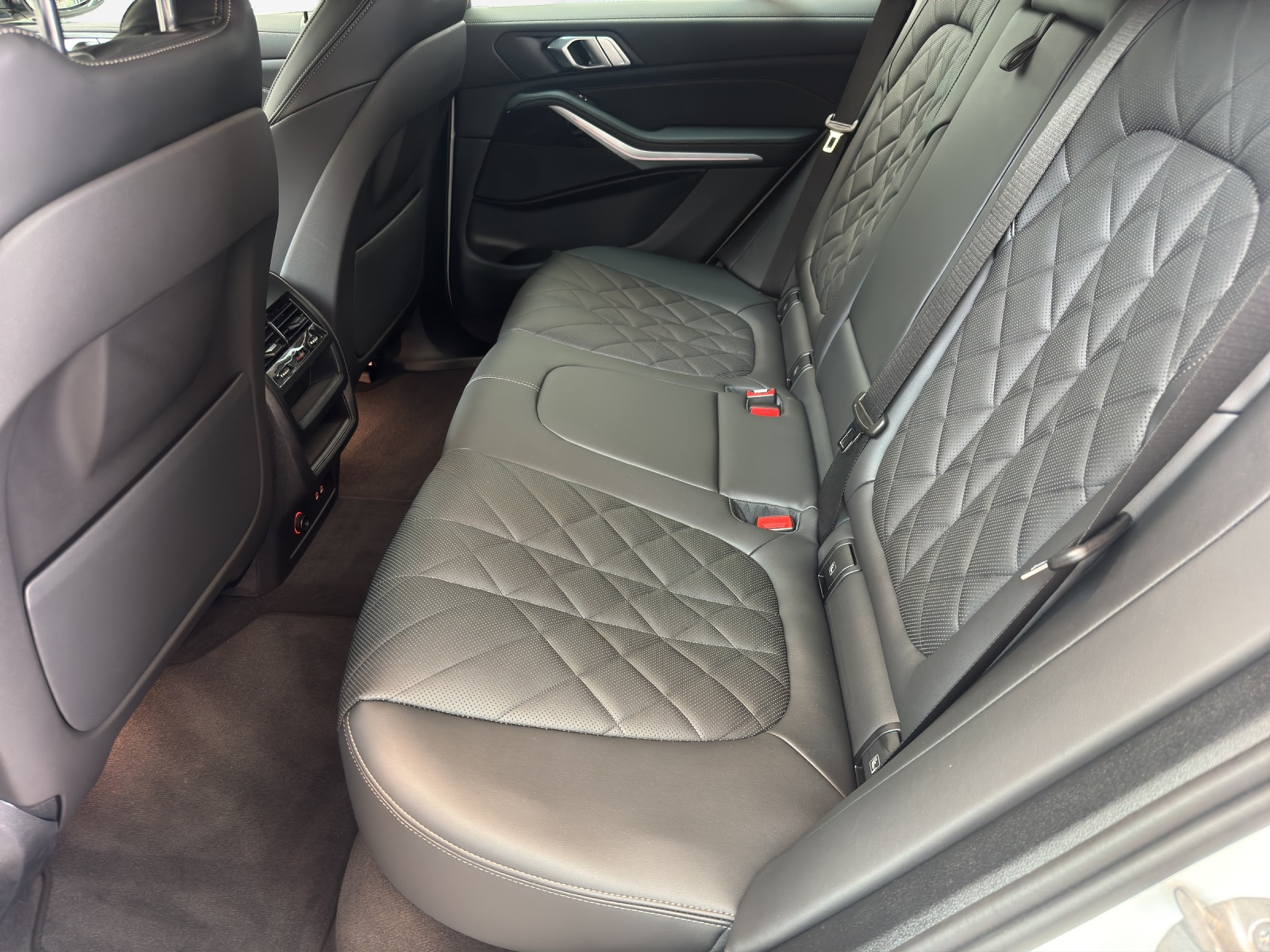 listing desktop thumbnail image 10