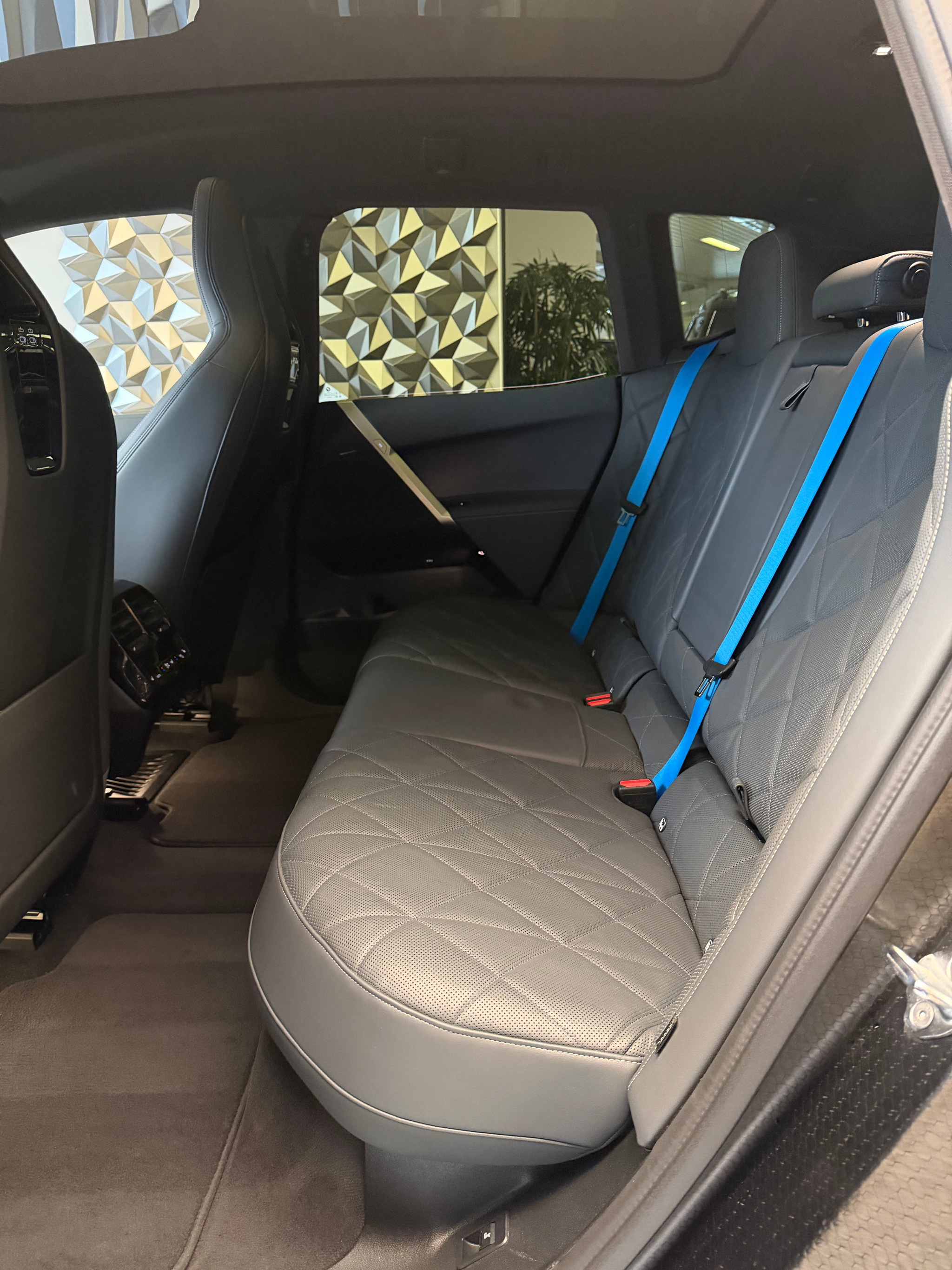 listing desktop thumbnail image 9