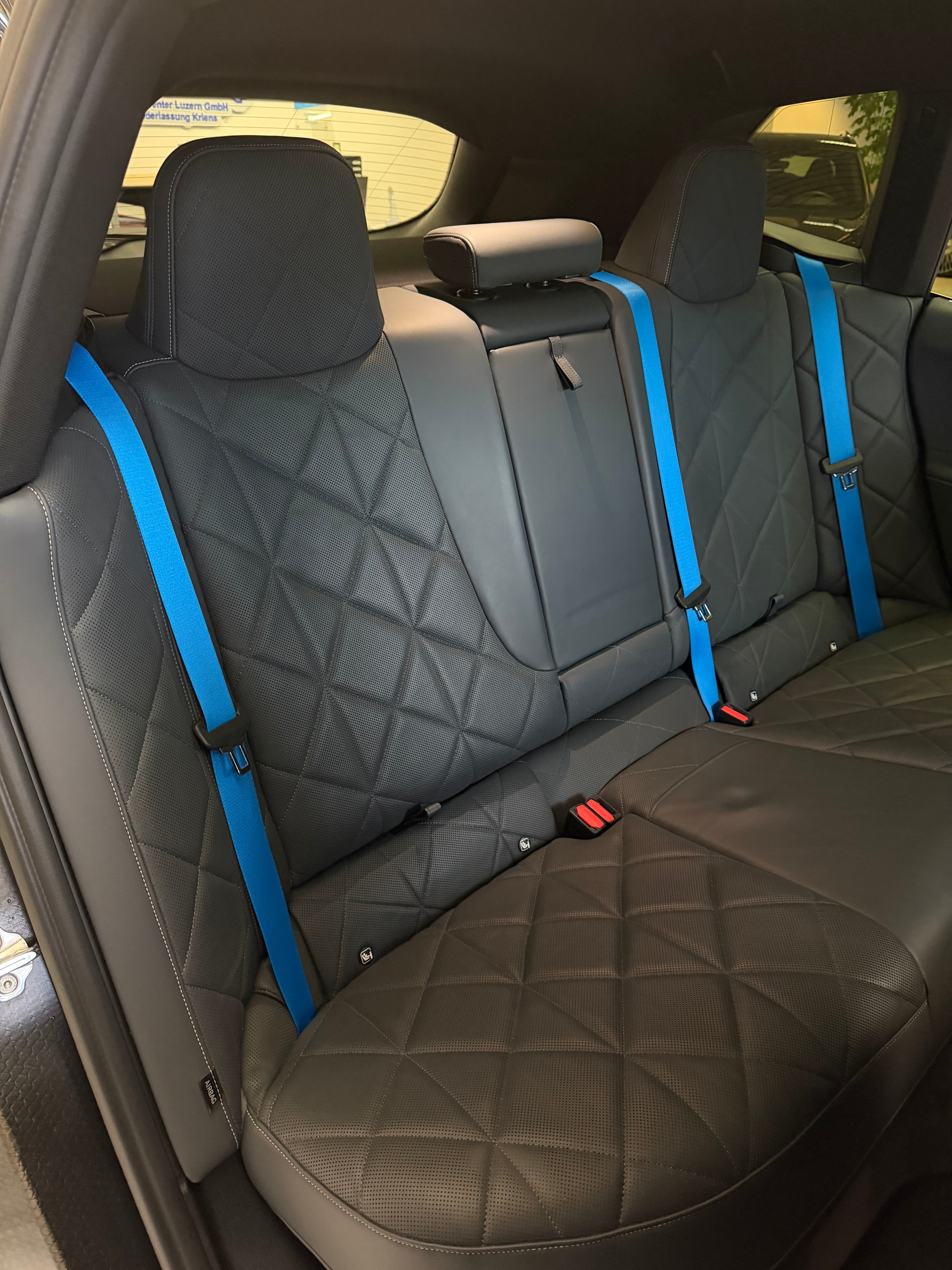 listing desktop thumbnail image 12