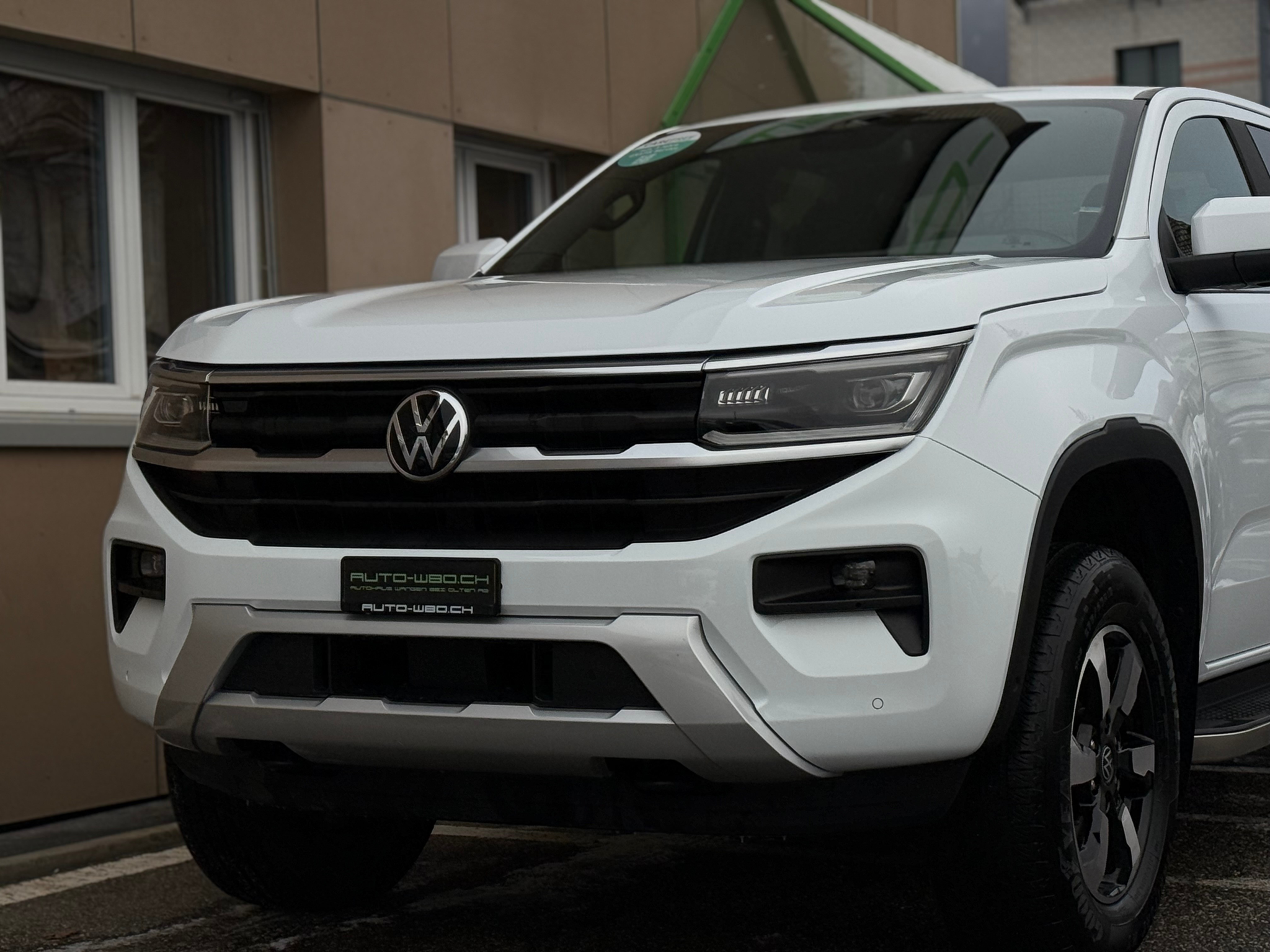 listing desktop thumbnail image 9