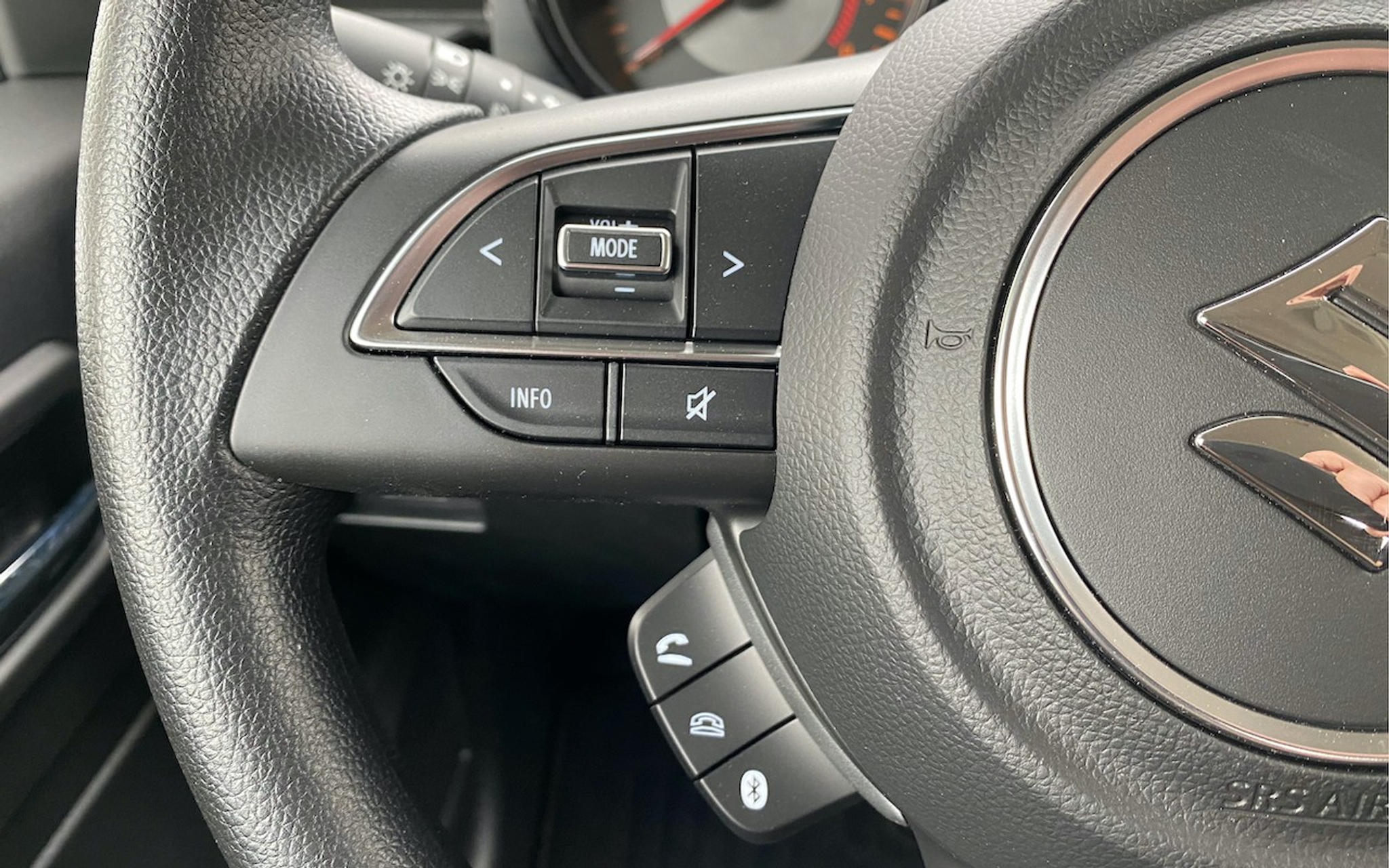 listing desktop thumbnail image 12