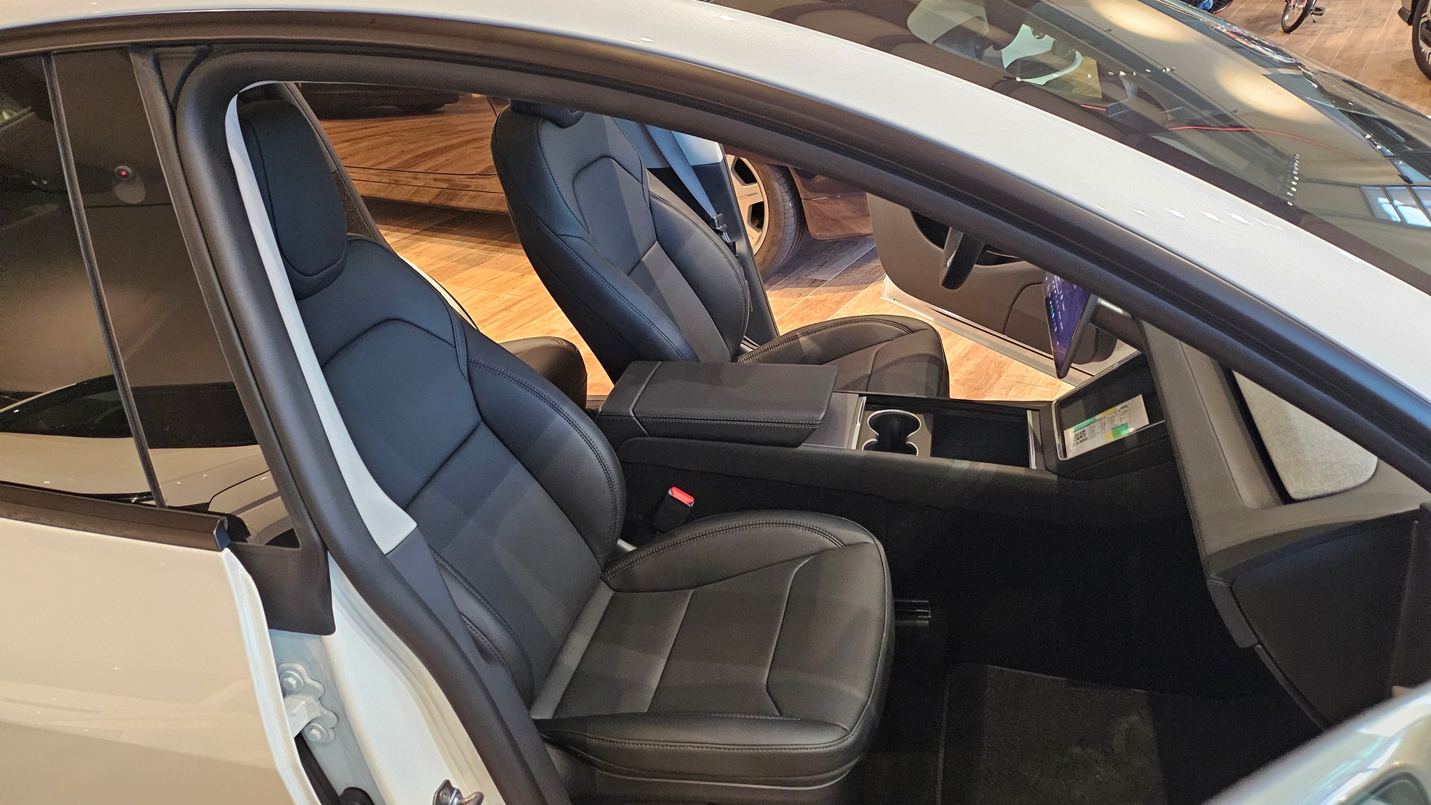 listing desktop thumbnail image 18