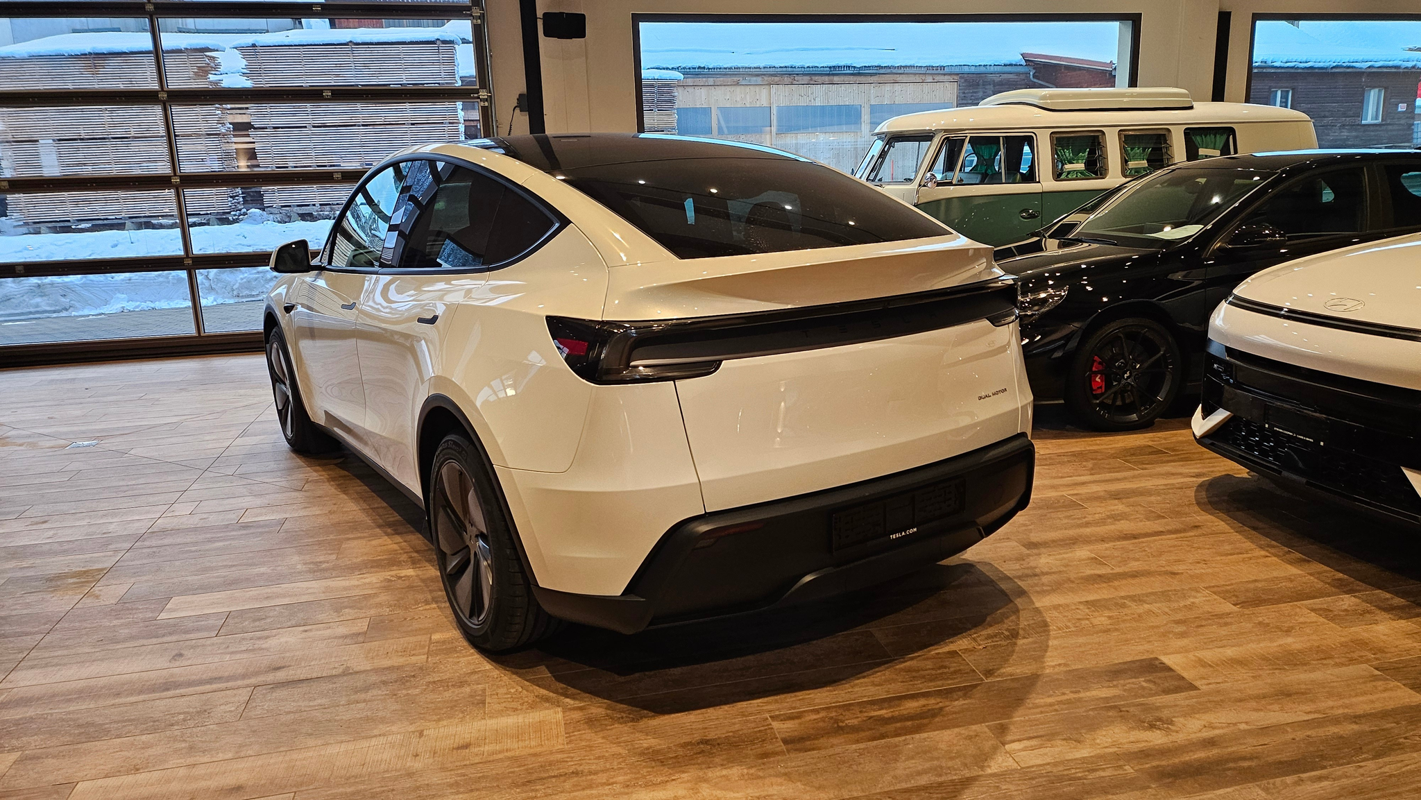 listing desktop thumbnail image 12