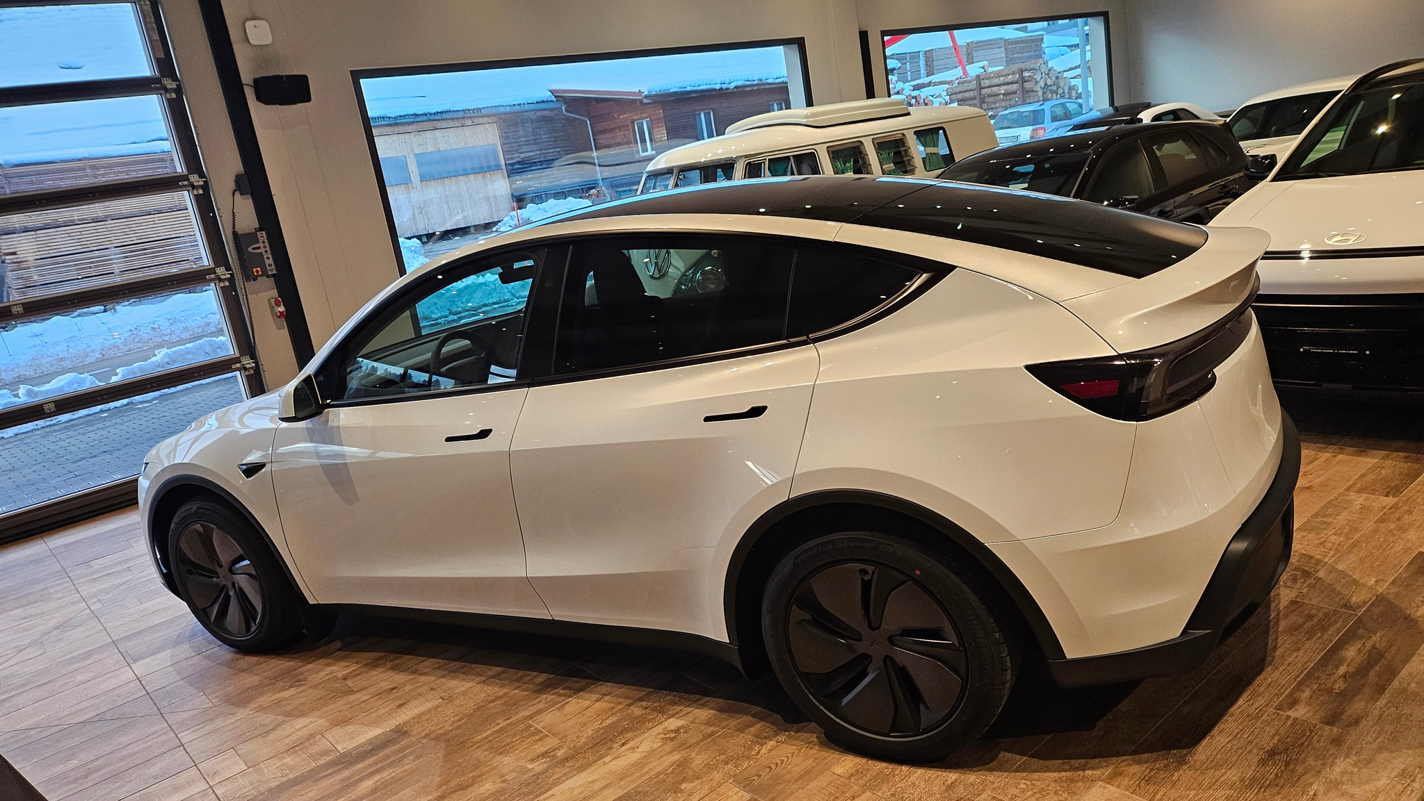 listing desktop thumbnail image 14