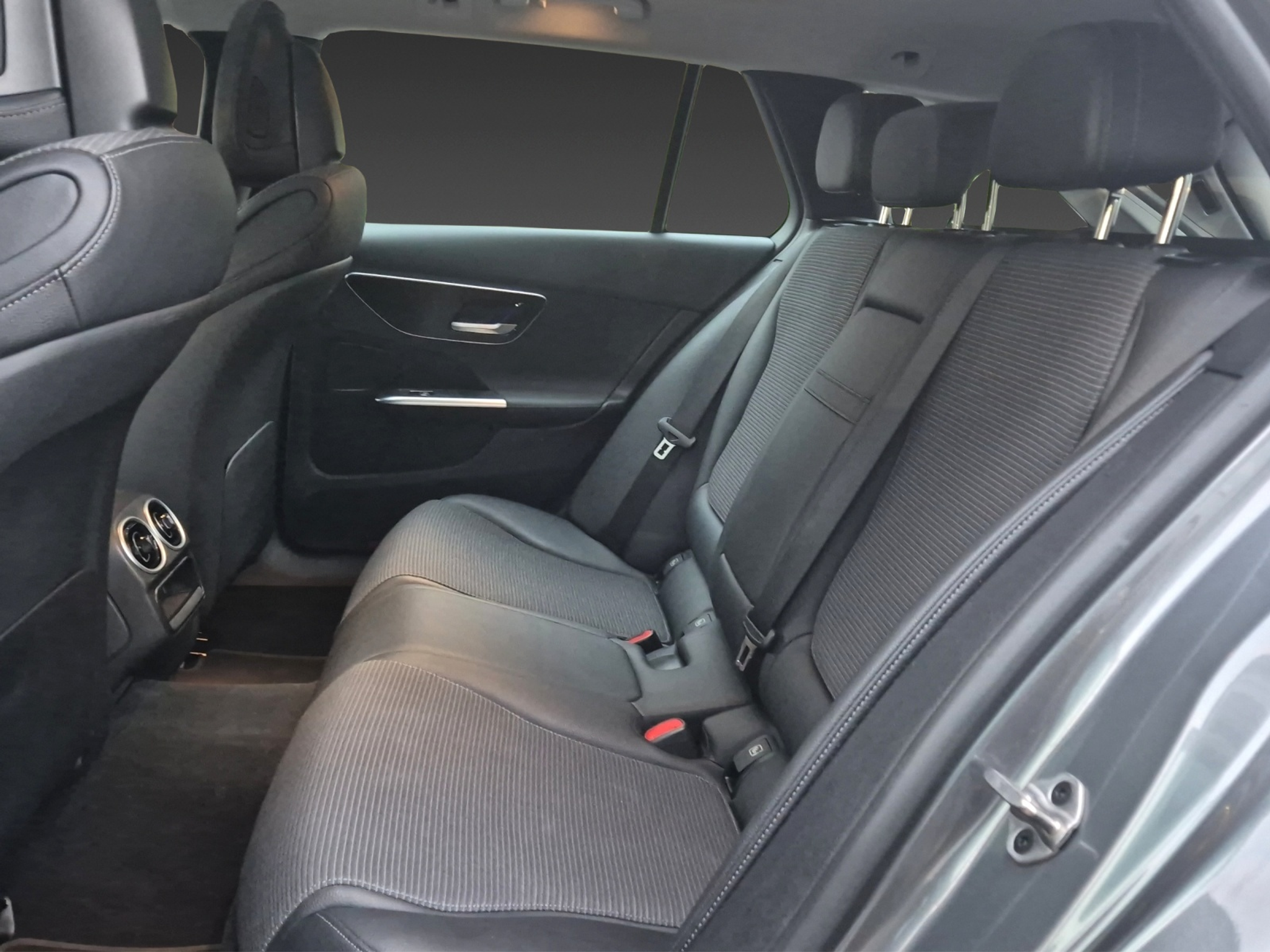 listing desktop thumbnail image 16