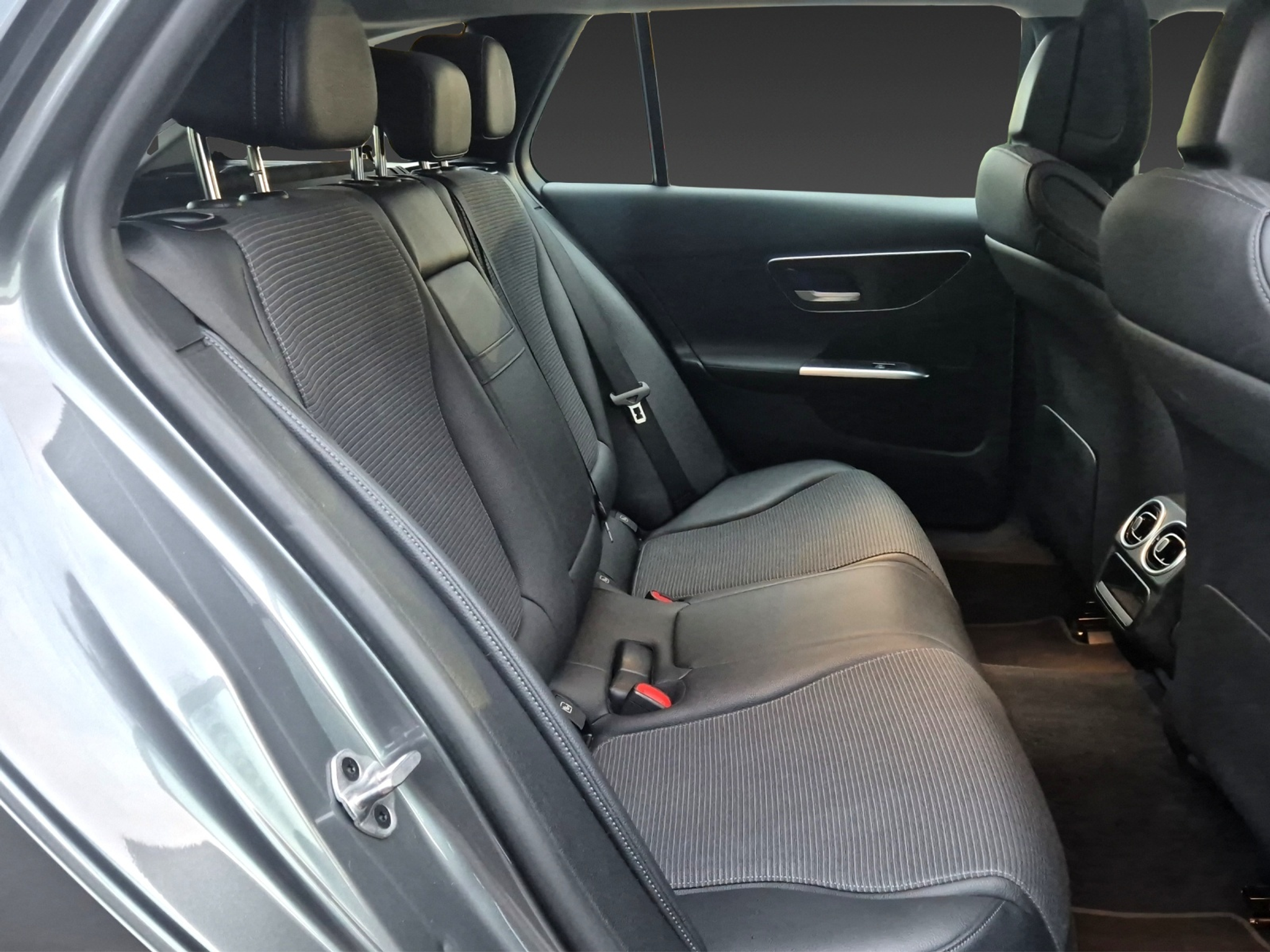 listing desktop thumbnail image 15