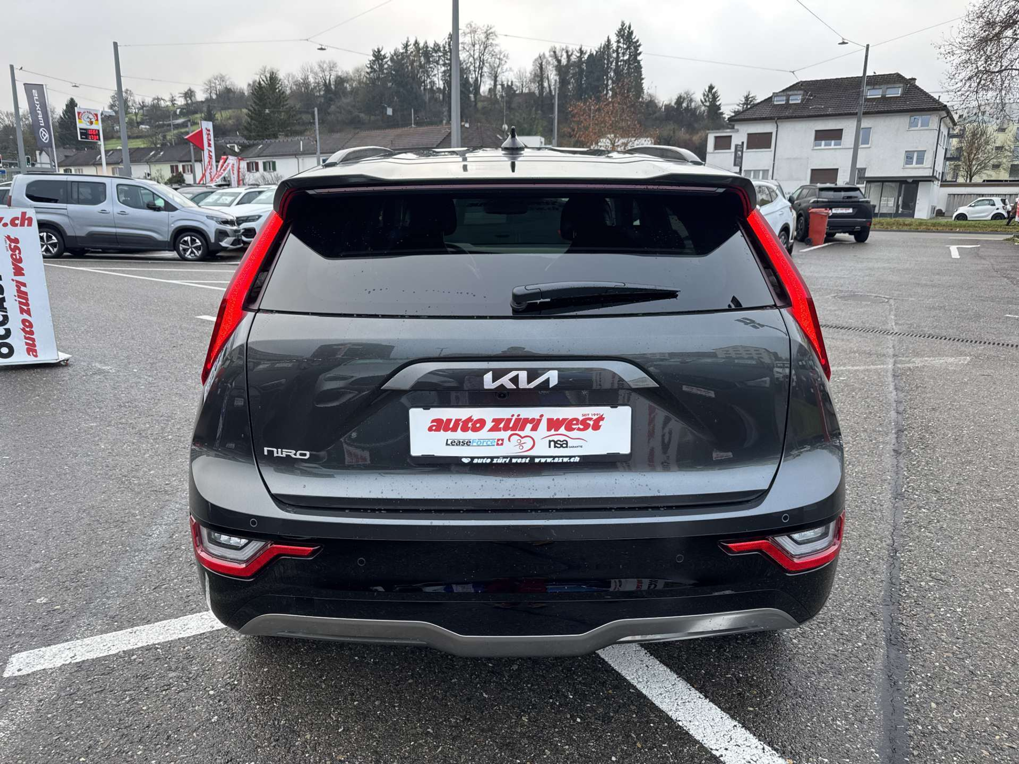 listing desktop thumbnail image 14