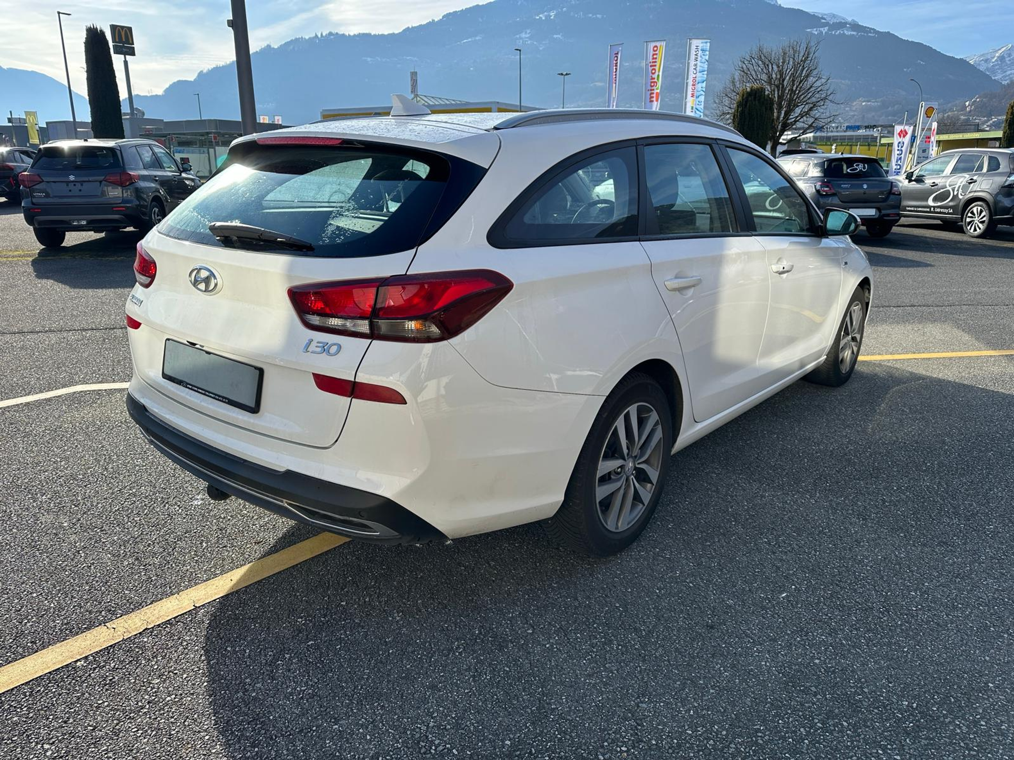 listing desktop thumbnail image 4