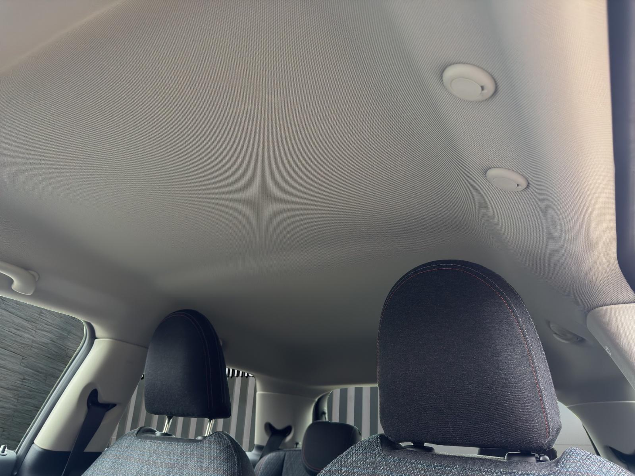 listing desktop thumbnail image 16