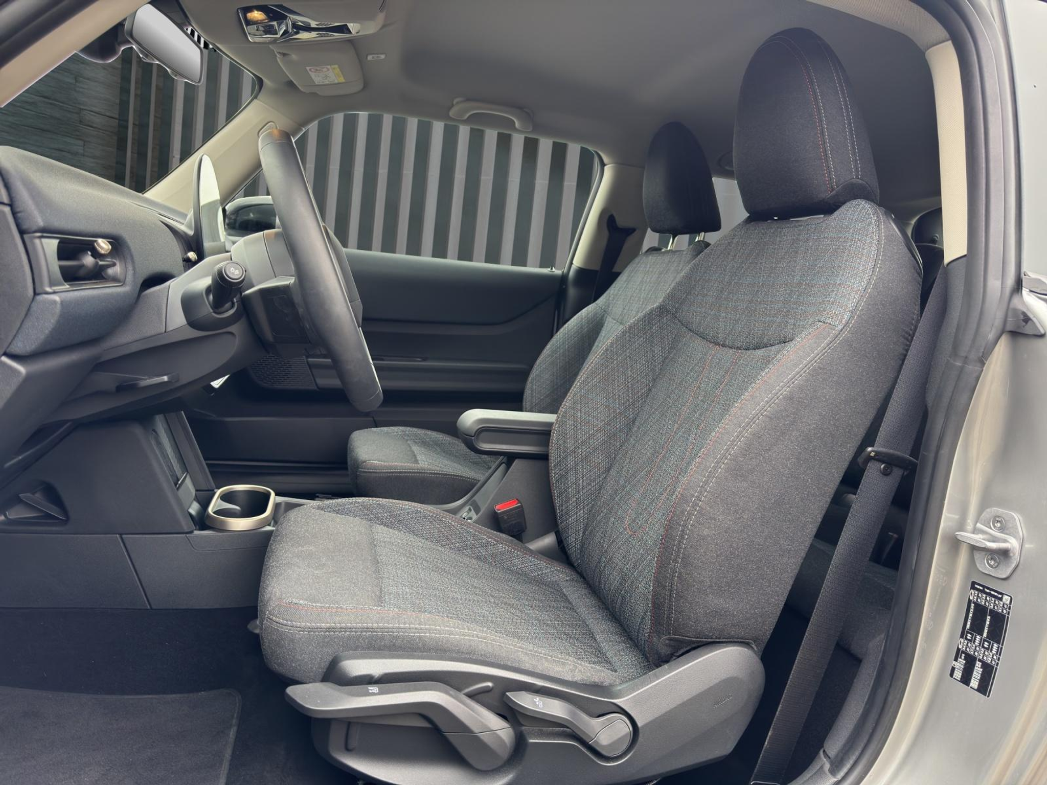 listing desktop thumbnail image 15