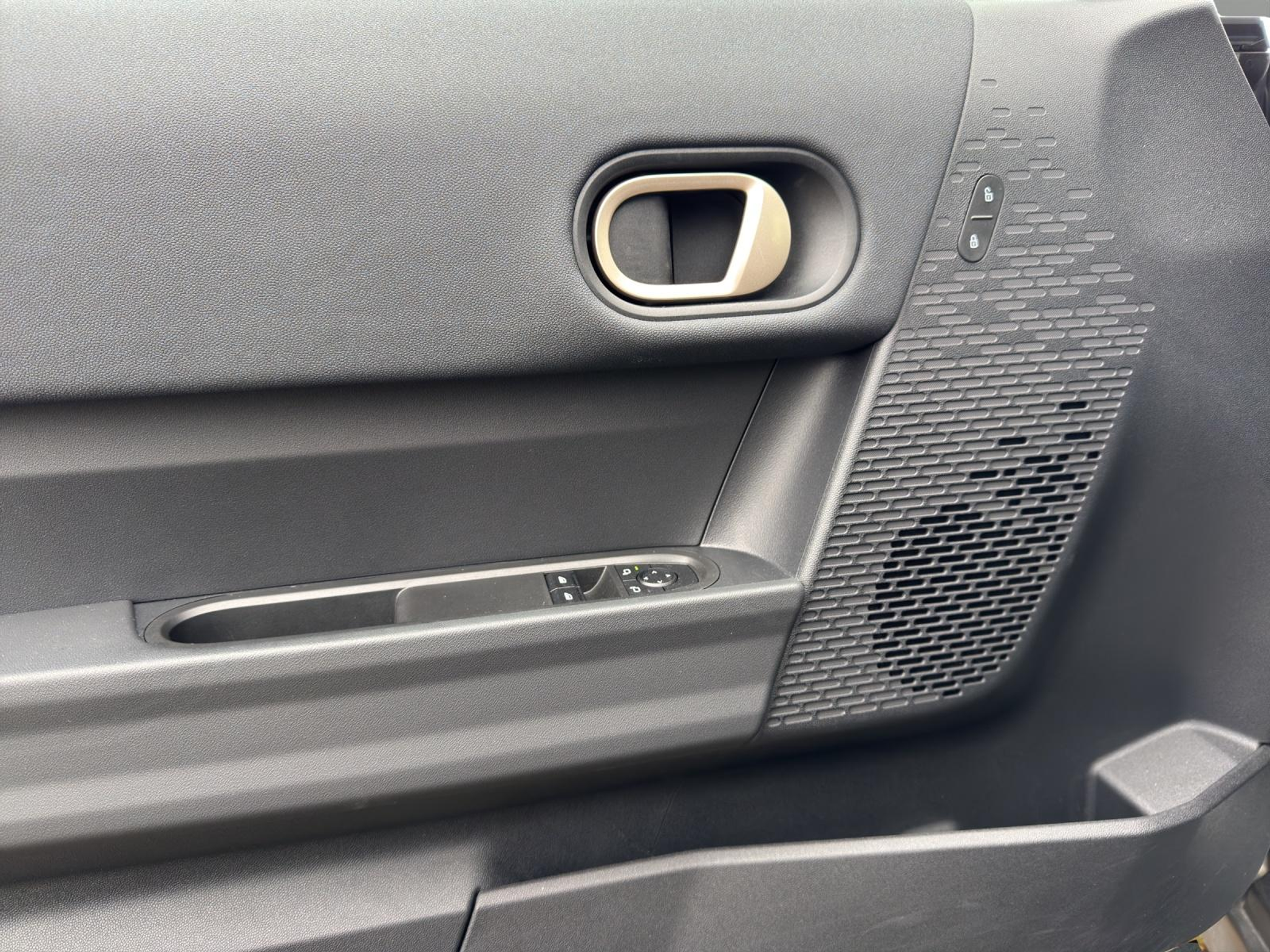 listing desktop thumbnail image 19