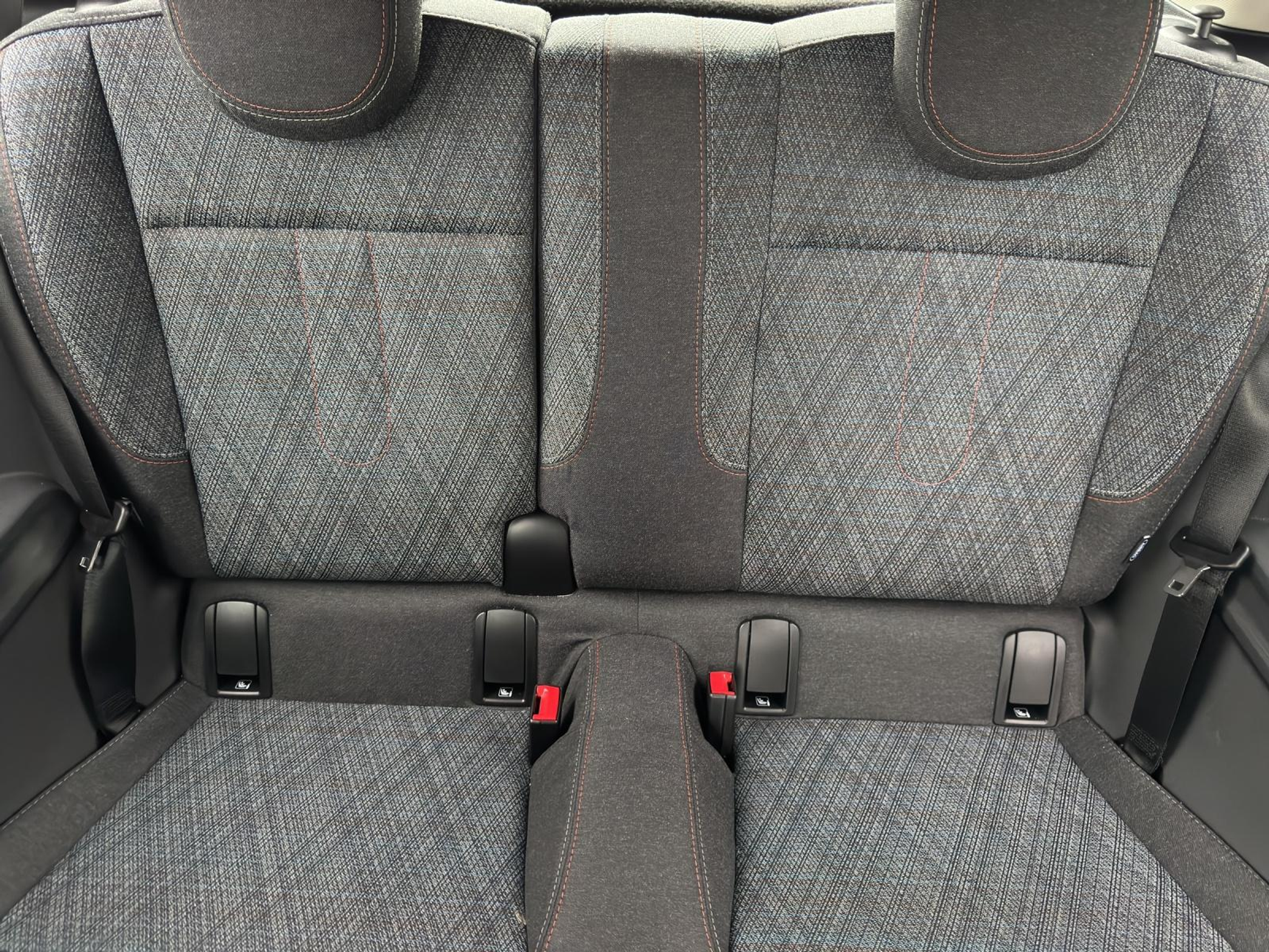 listing desktop thumbnail image 17