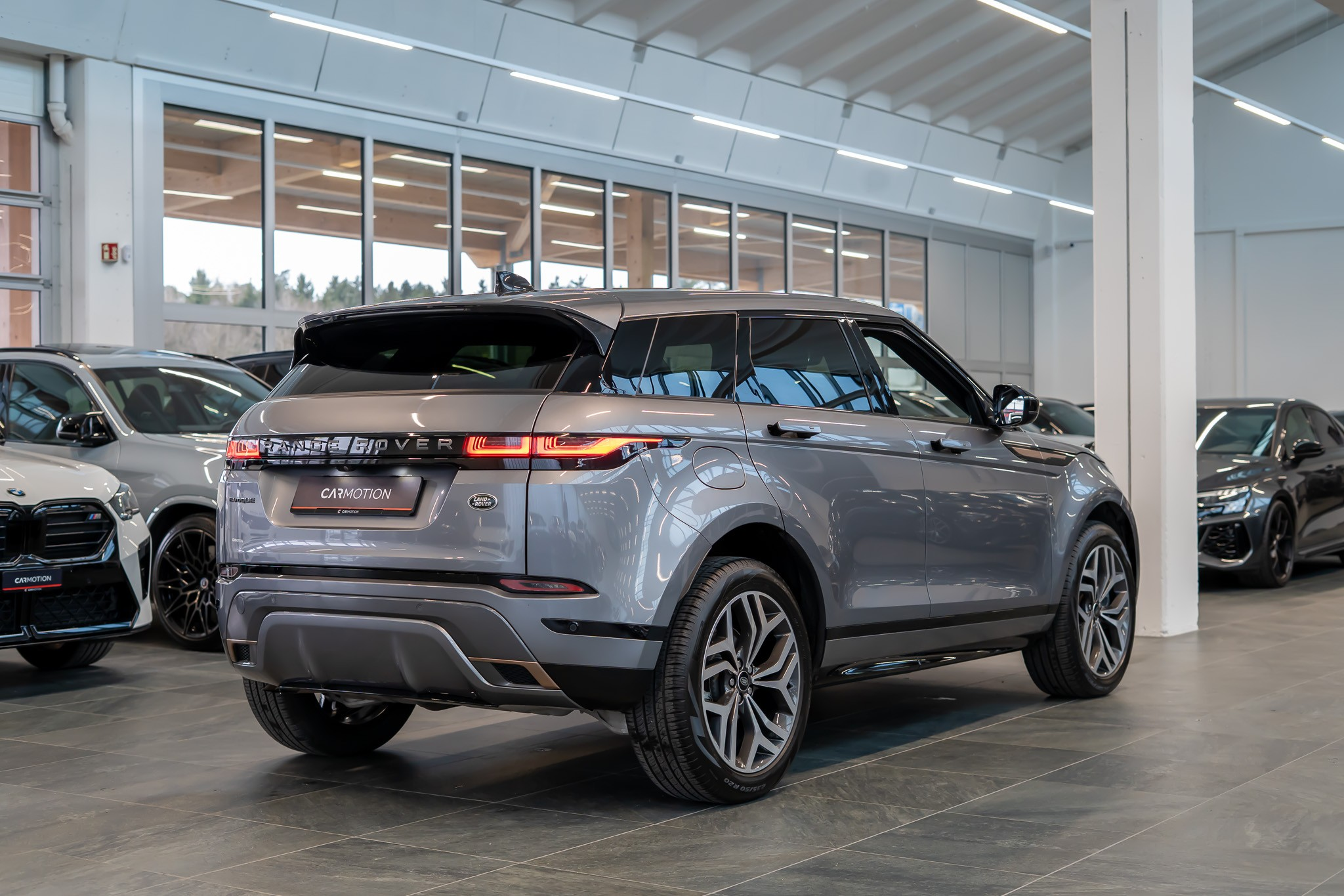 listing desktop thumbnail image 6