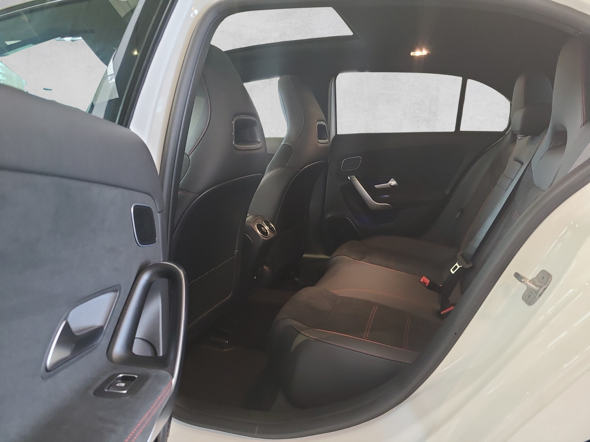 listing desktop thumbnail image 10